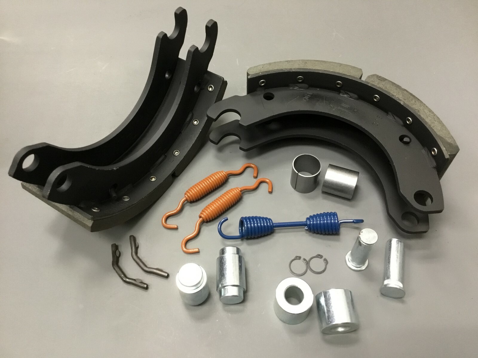 40-321-01,40-321-02 Dexter PQ style shoes 10-15k, 12.25 x 4 with hardware kit 