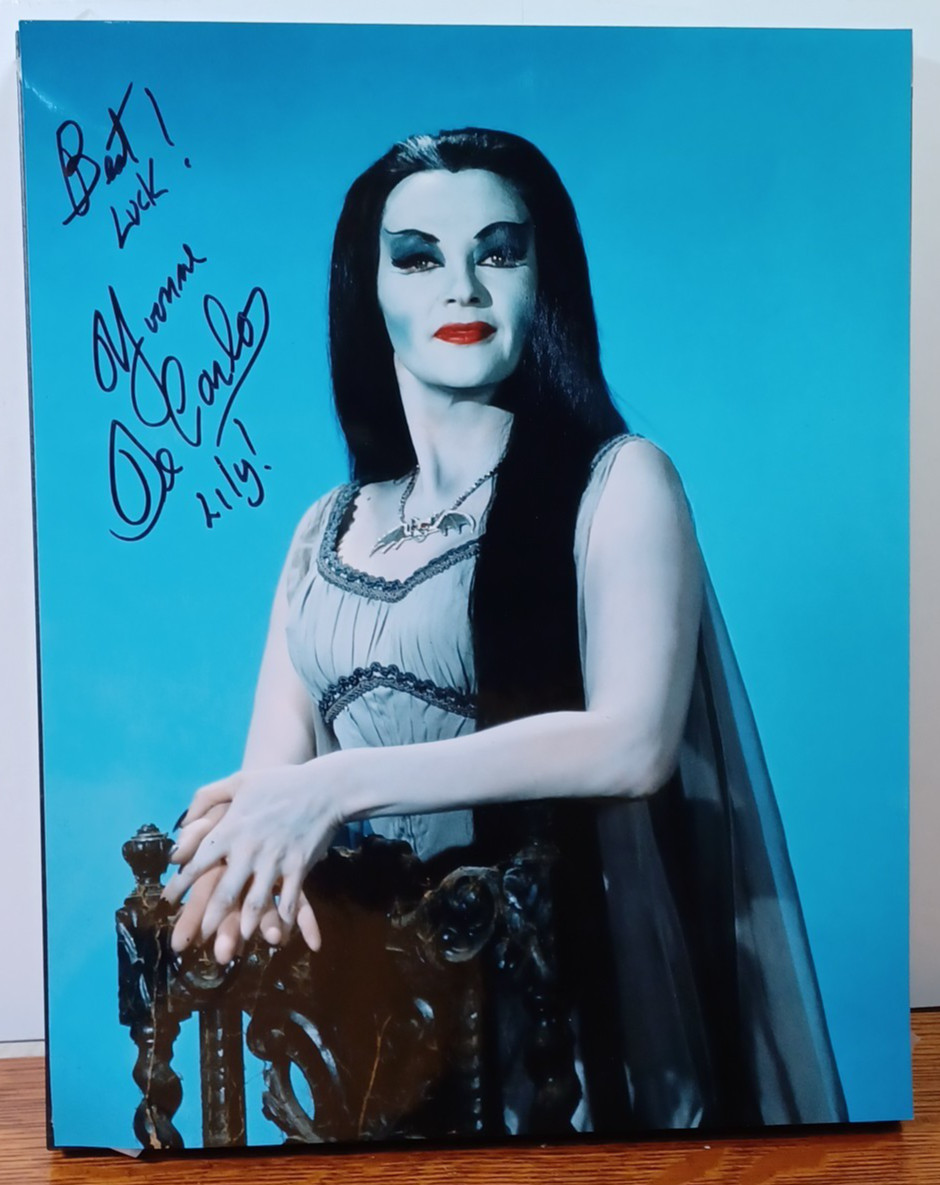60\'s Munsters Actress Yvonne DeCarlos \ 60\'s Munsters Actress Yvonne DeCarlos \