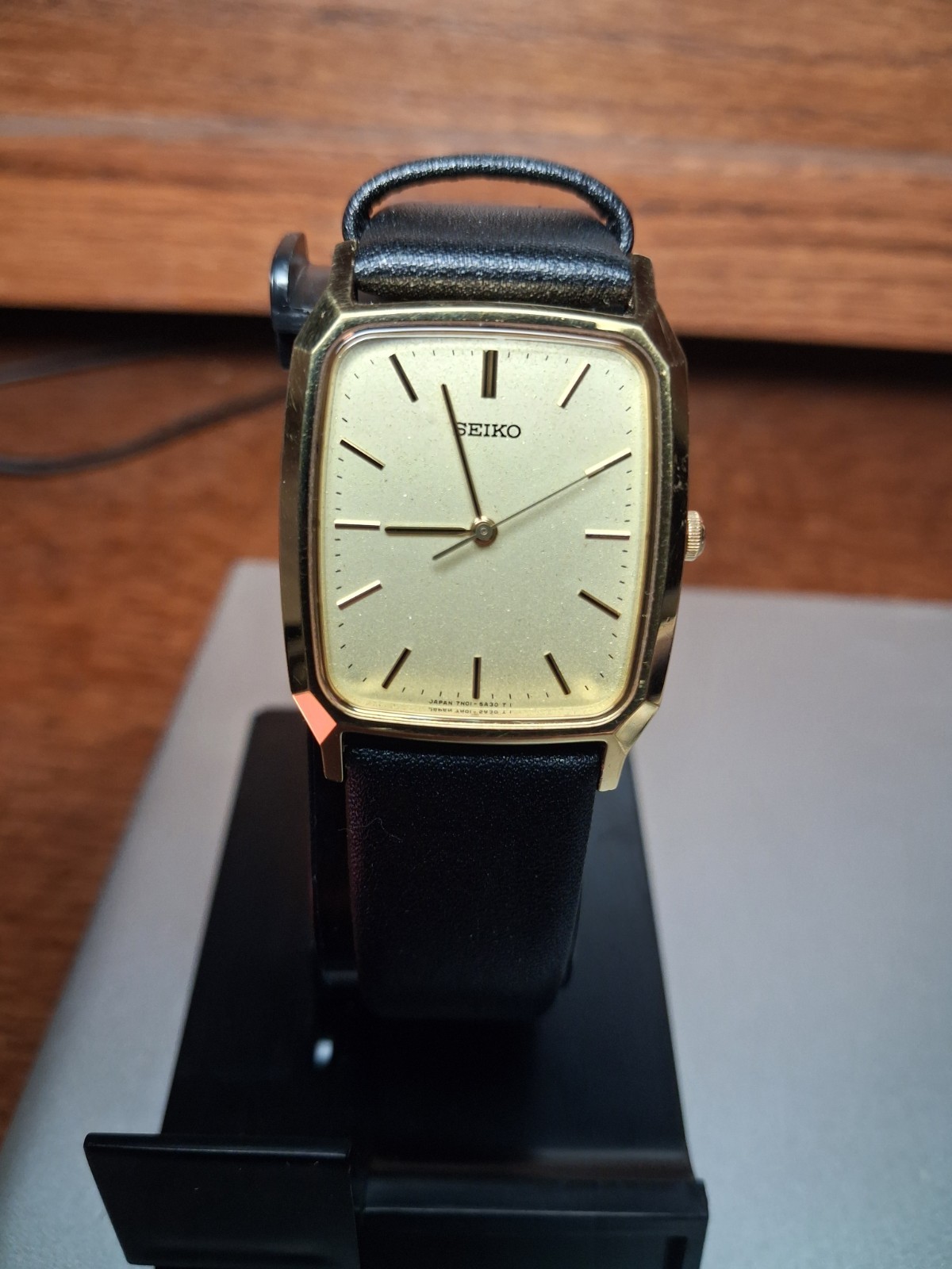 Vintage 1991 Seiko Spirit 7N01-5A30 GOLD Quartz Mens Watch made In JAPAN