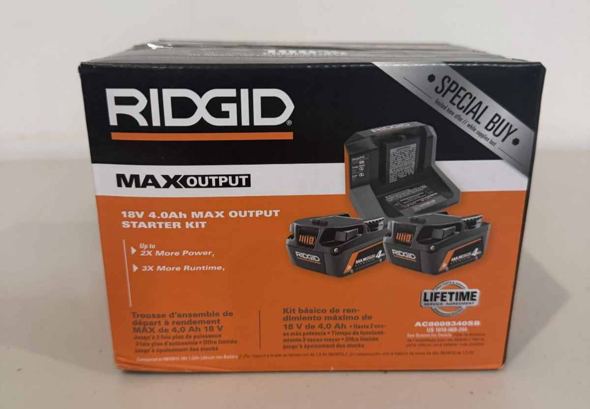 RIDGID 18V MAX Output Starter Kit with (2) 4.0 Ah Batteries and Charger NEW