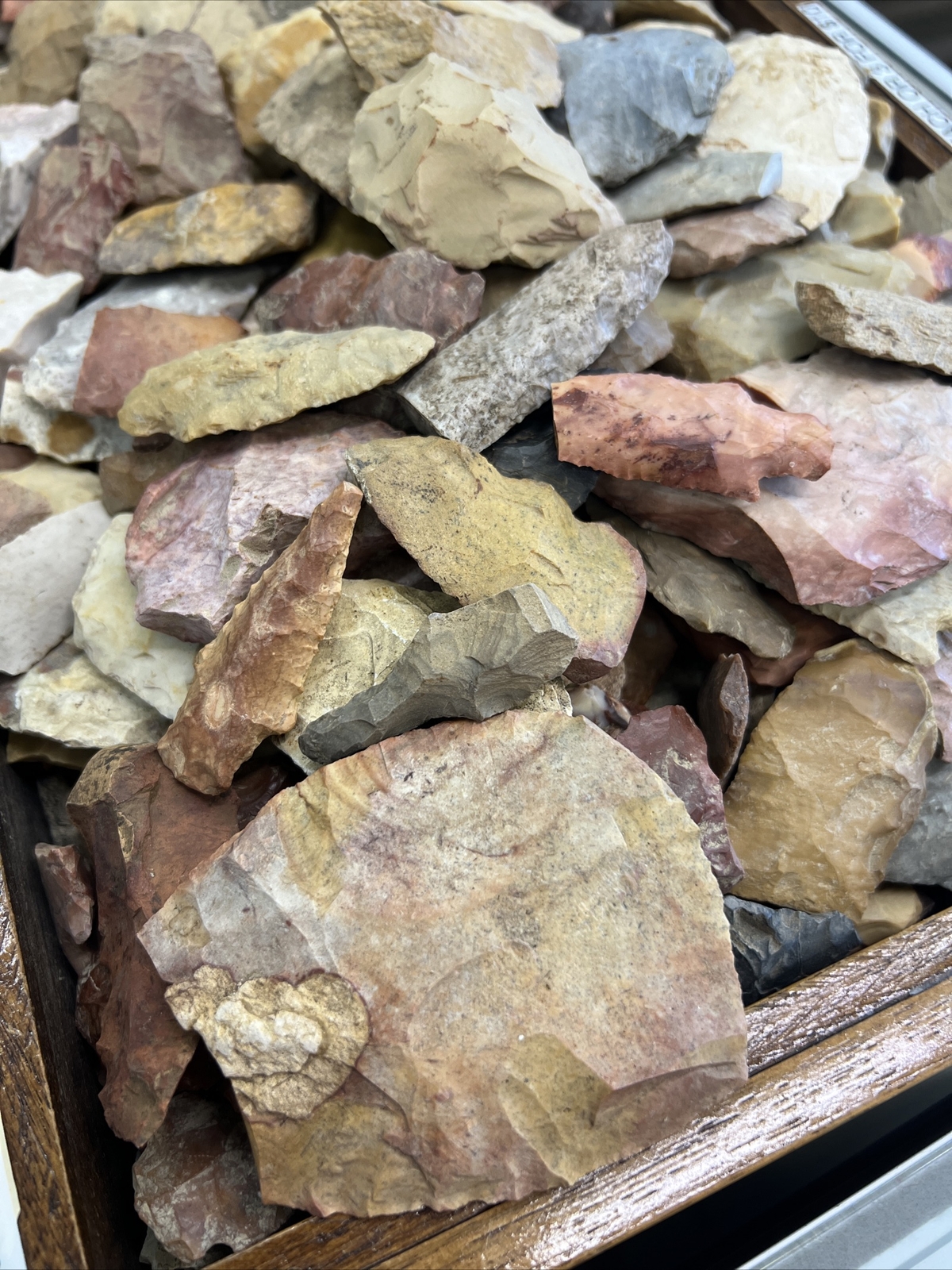 100 Pcs Authentic Ancient Indian Arrowhead Collection Lot Field Grade B Random