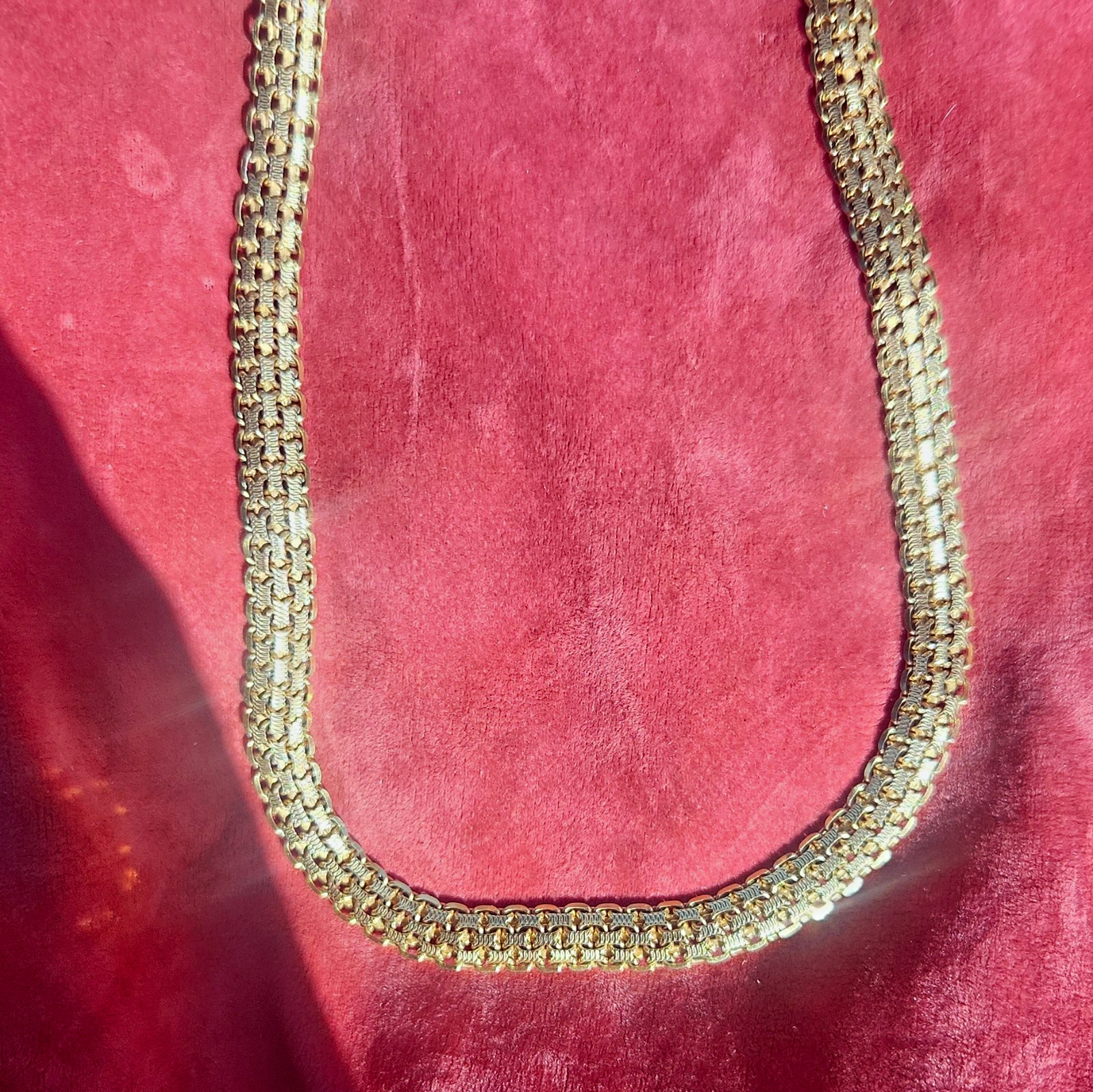14K Yellow Gold Herringbone Chain Necklace, Box Clasp, Italy, No Stone