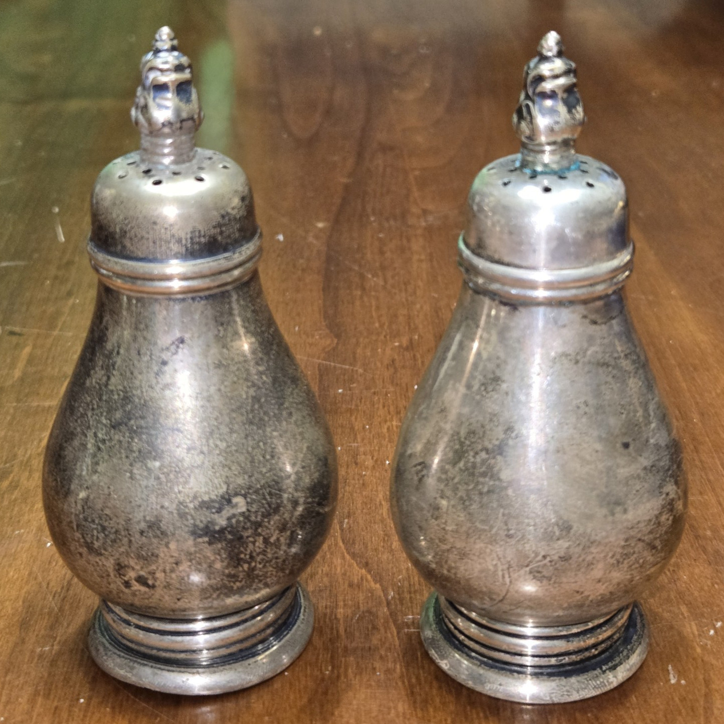 International Royal Danish Sterling Salt & Pepper Shakers USA 144g non-weighted International Royal Danish Sterling Salt & Pepper Shakers USA 144g non-weighted