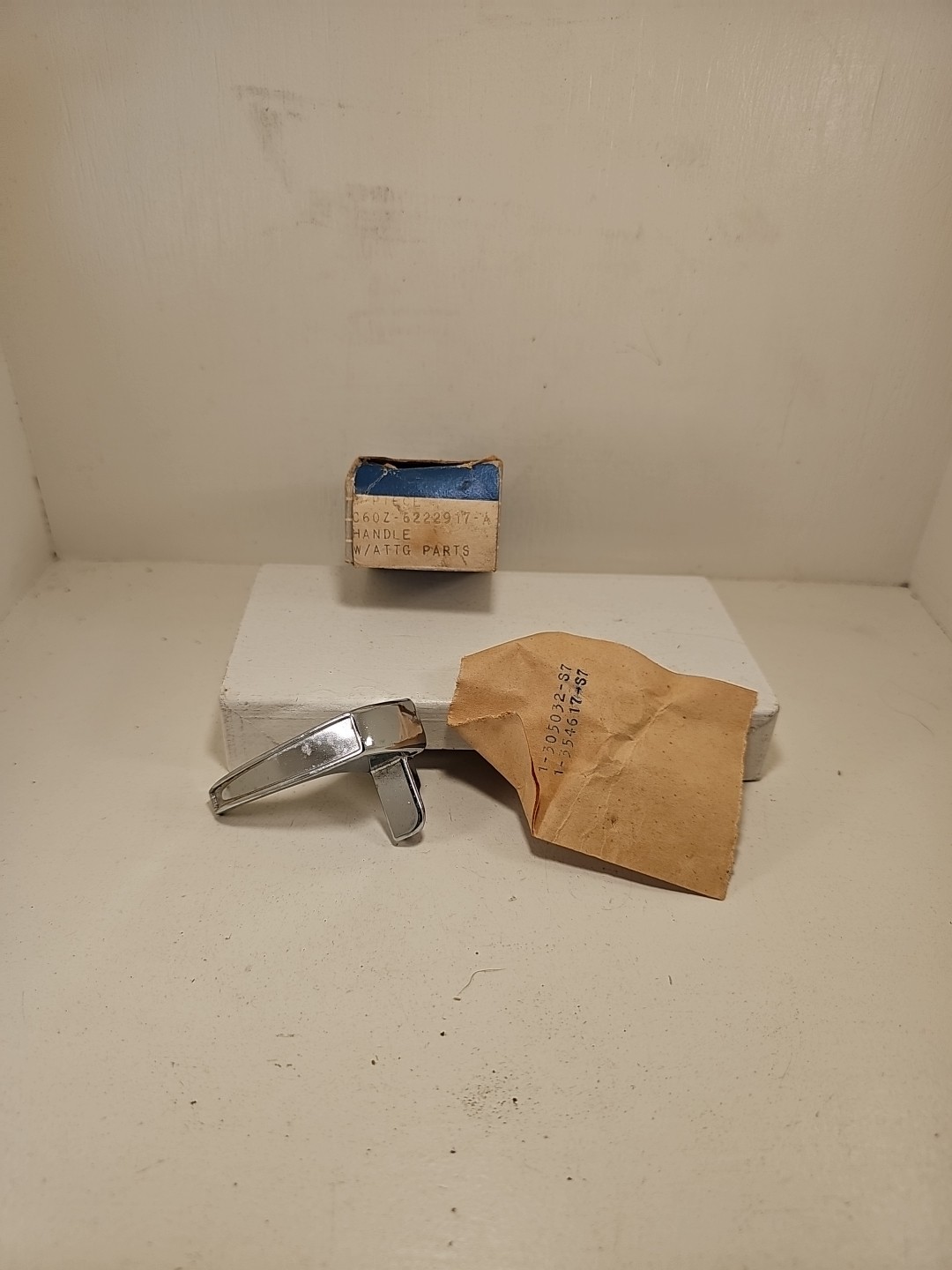 OEM NOS 1966 1967 FORD FAIRLANE VENT WINDOW HANDLE FOMOCO OEM NOS 1966 1967 FORD FAIRLANE VENT WINDOW HANDLE FOMOCO