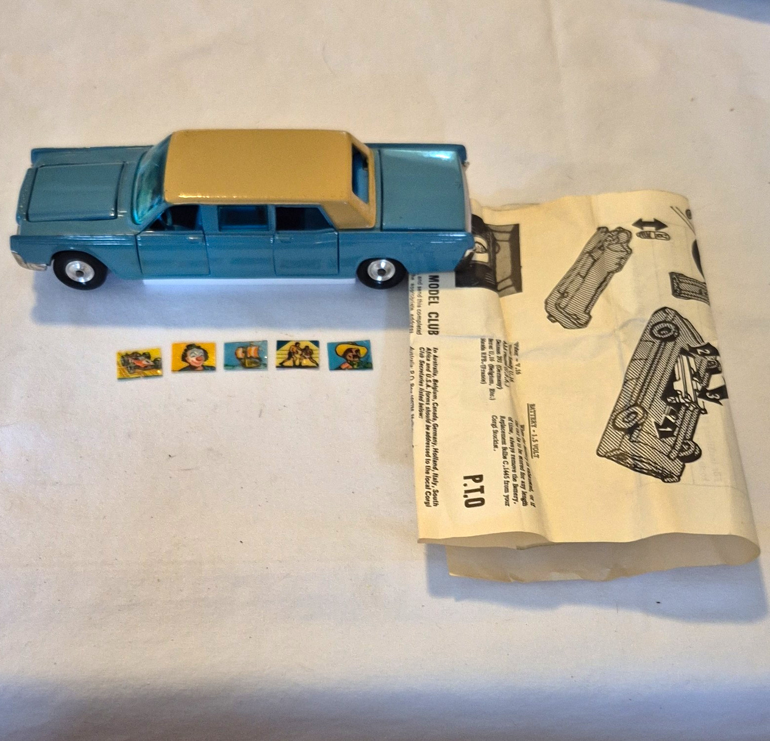 68 Vintage Blue/Gold Ford Lincoln Continental Diecast 1:43 w/ Opening Hood Doors