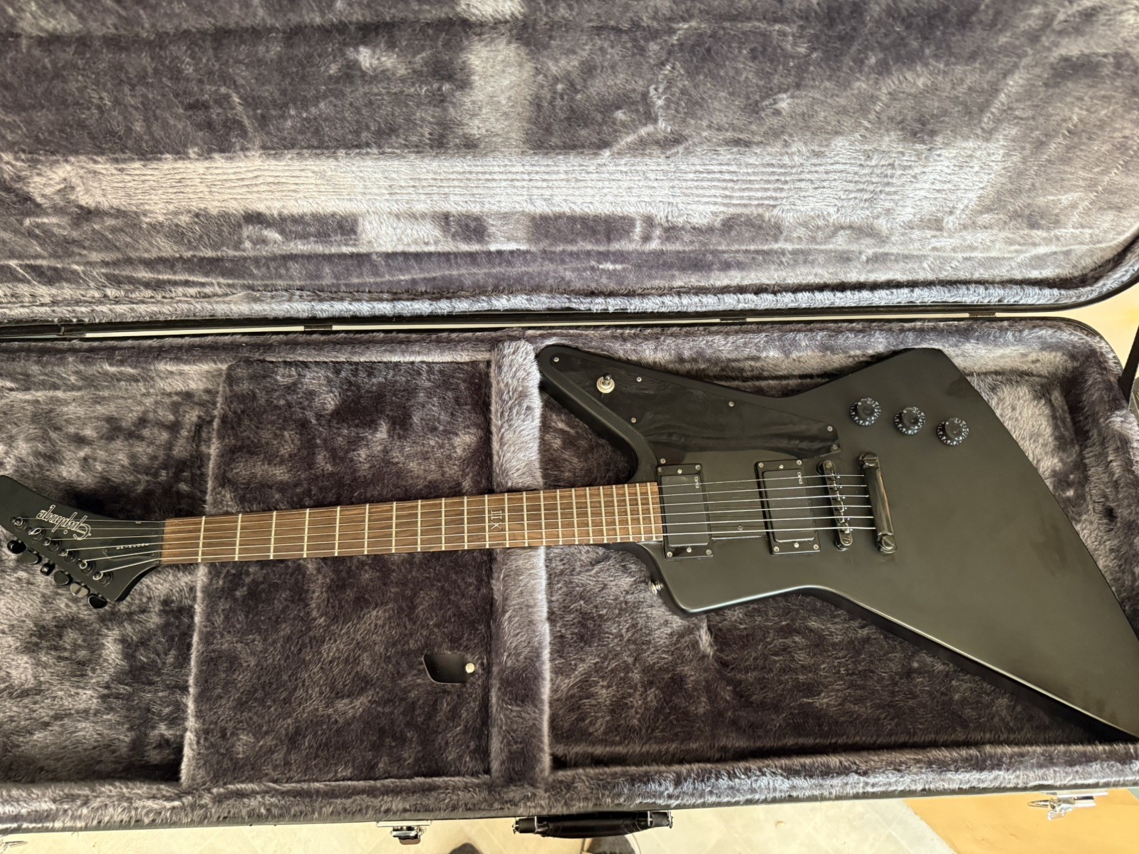 EPIPHONE EXPLORER EX 84