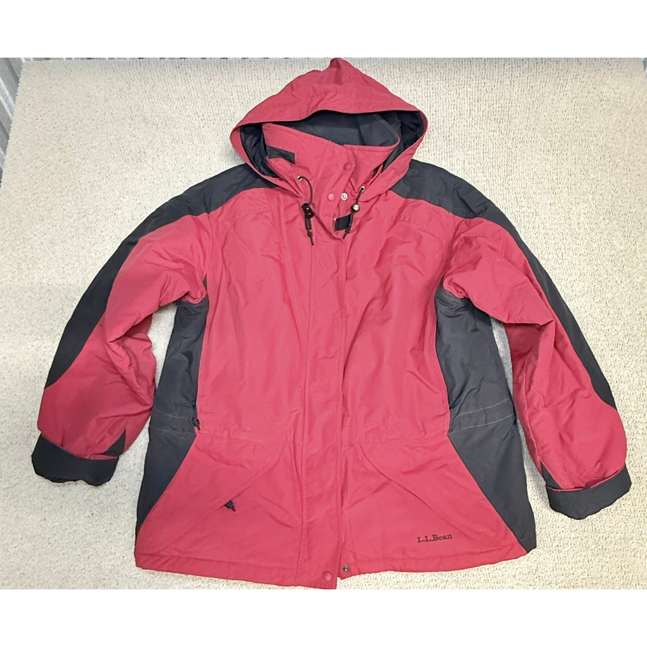 L.L.Bean Women’s Petite Red Black Hooded Winter Jacket