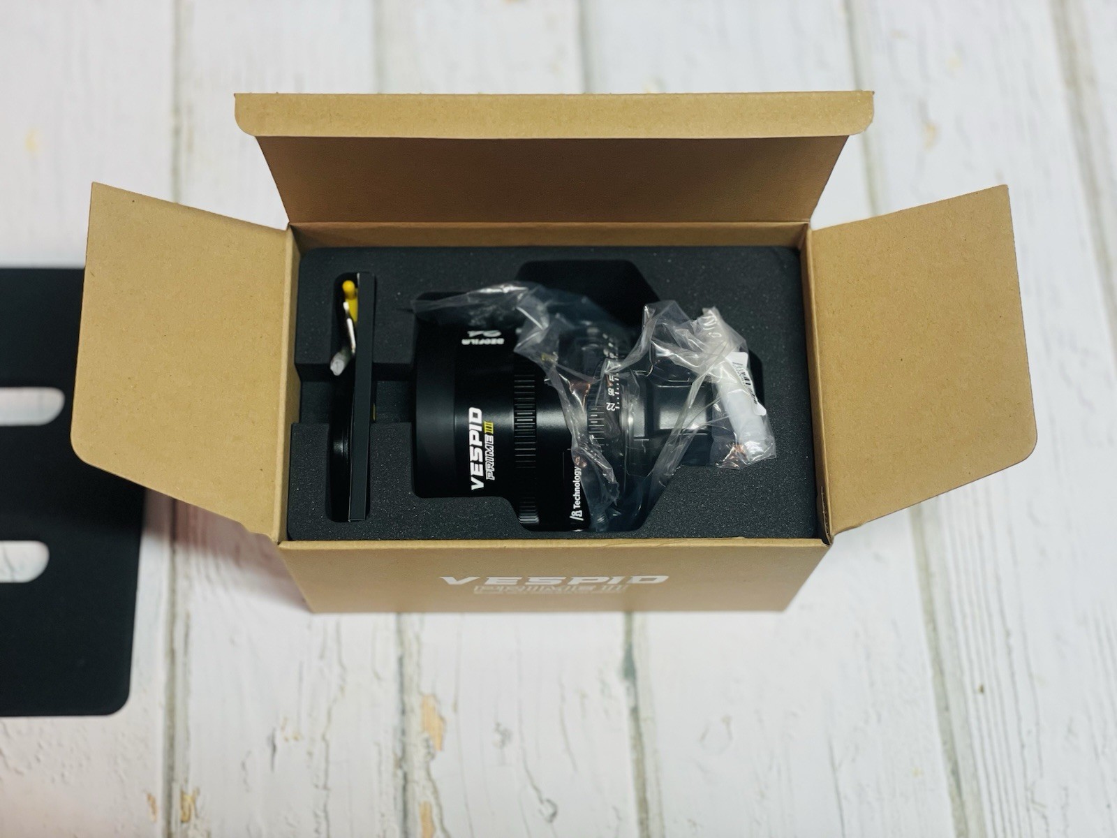 DZOFilm Vespid2 24mm T1.9 Prime Lens (ARRI PL, Feet) - Open Box