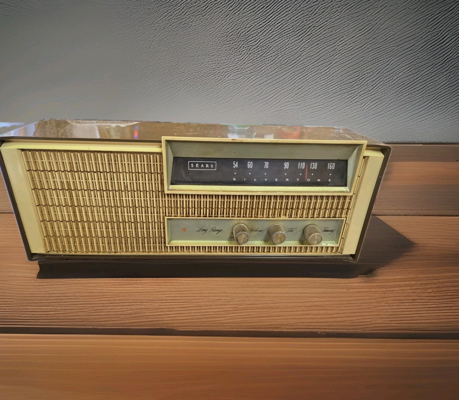 Vintage 1950\'s/60\'s Sears Silvertone Tube Radio AM Plastic Working Vintage 1950\'s/60\'s Sears Silvertone Tube Radio AM Plastic Working