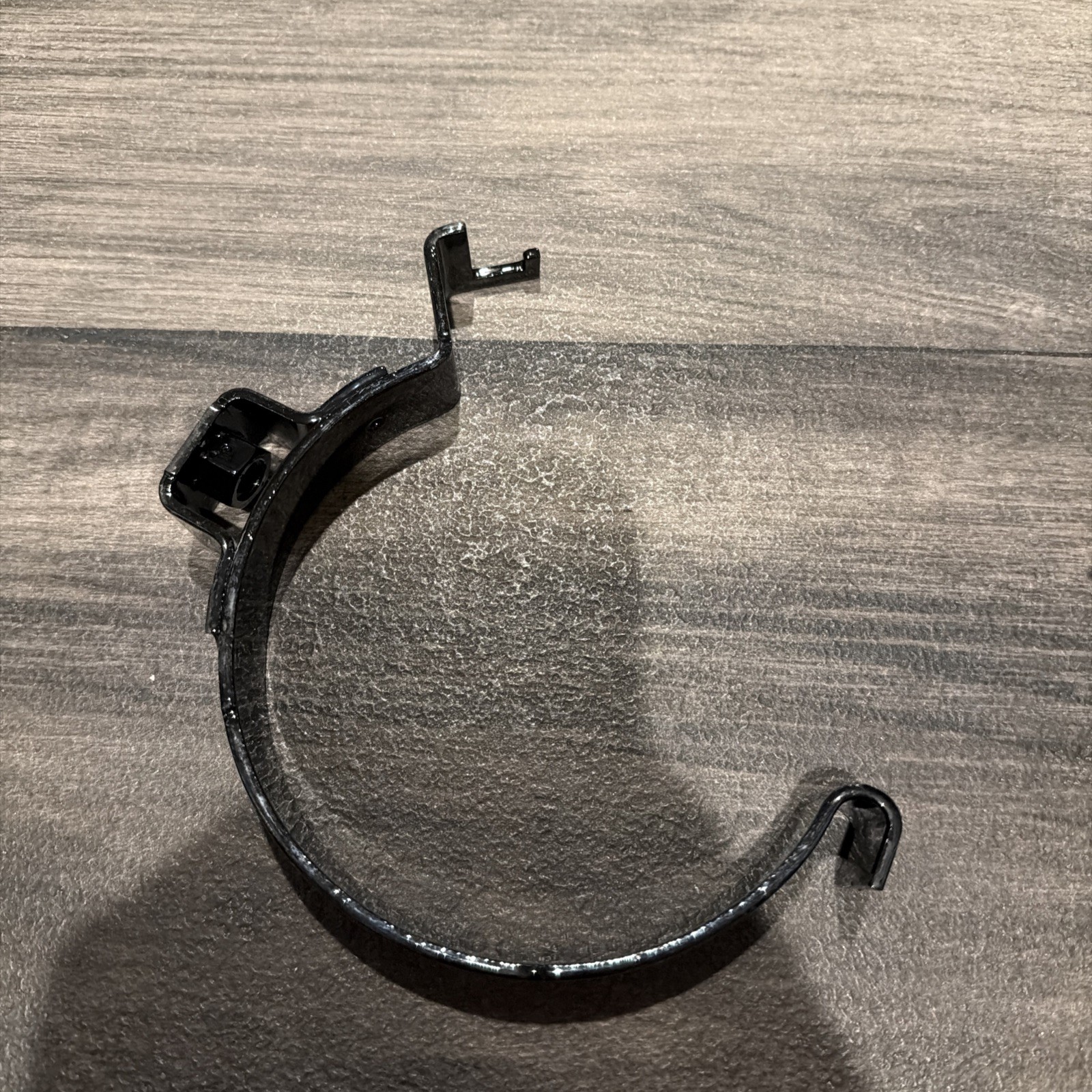 New Volvo Mack Exhaust Strap 21486952 OEM New Volvo Mack Exhaust Strap 21486952 OEM