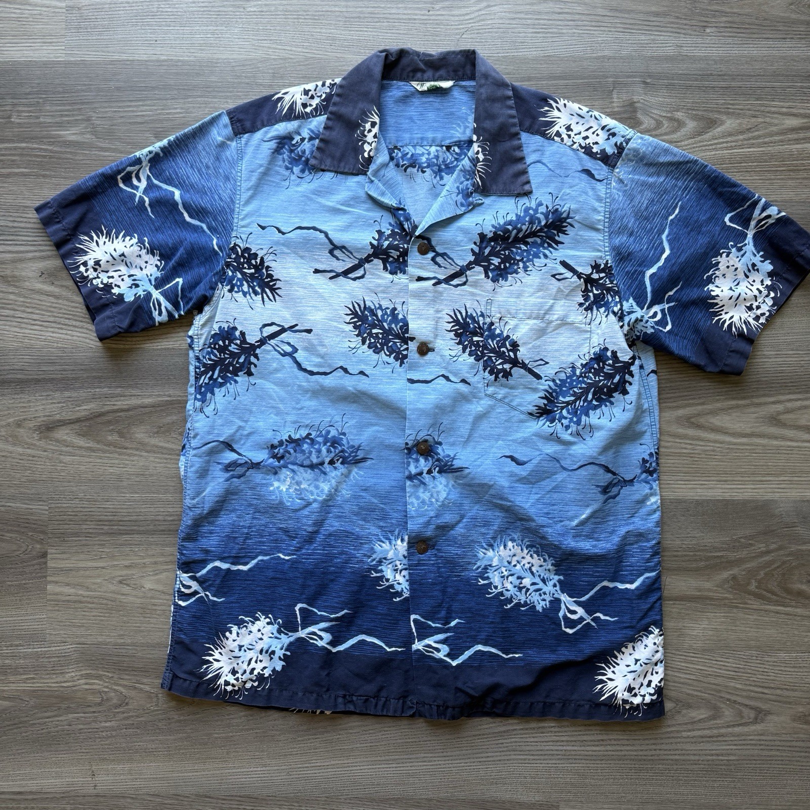 VTG 50\'s Malihini Hawaiian Aloha Loop Collar Shirt Gradient Floral Blue L USA VTG 50\'s Malihini Hawaiian Aloha Loop Collar Shirt Gradient Floral Blue L USA