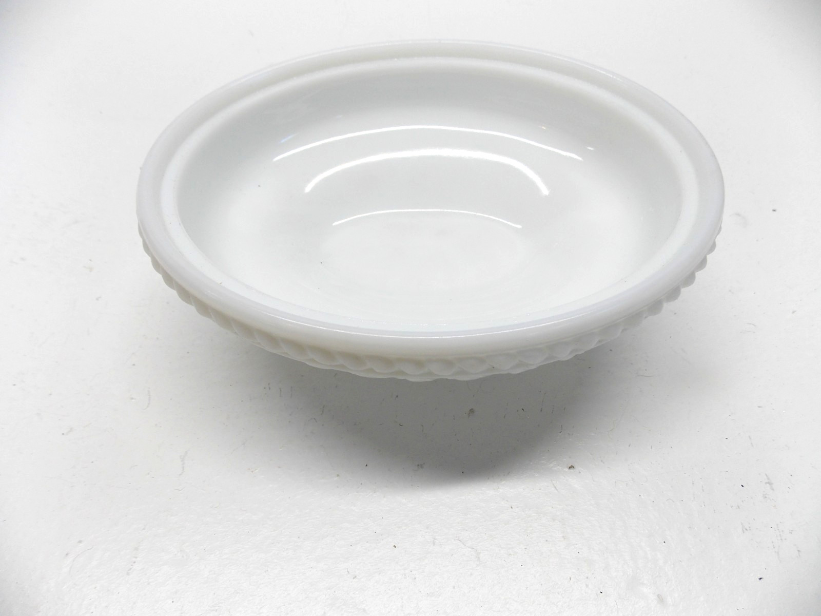 NOS WESTMORELAND MILK GLASS DOVE ON NEST BOTTOM ONLY 5.5\