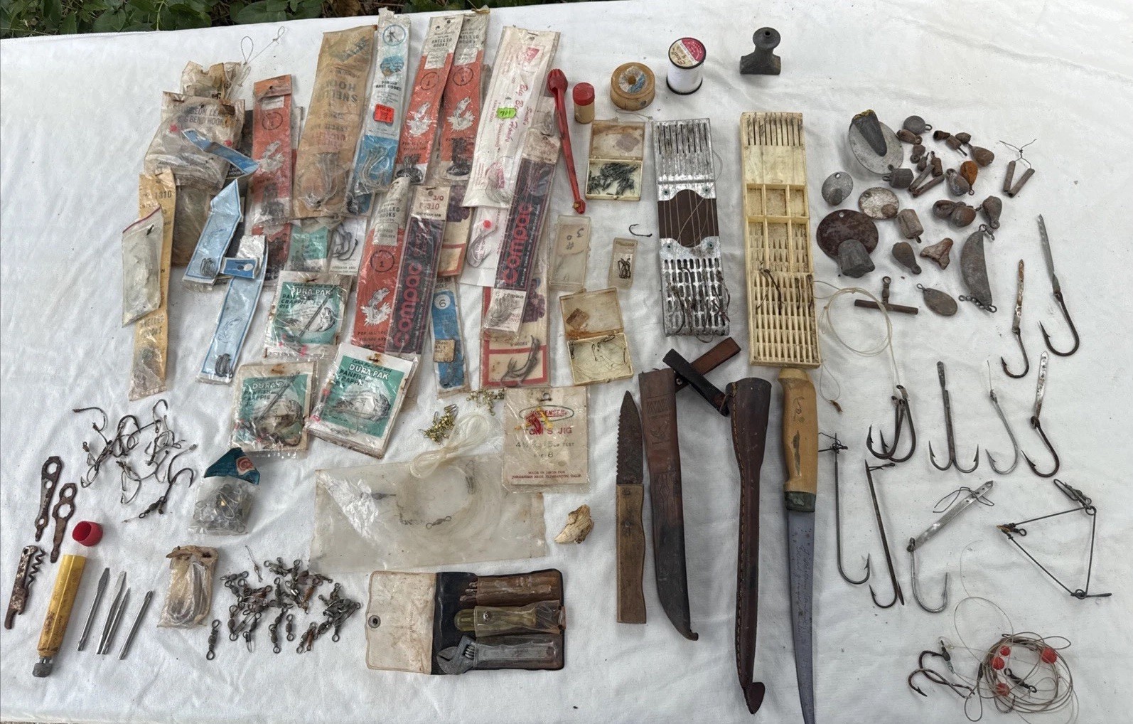Vintage Fishing Hooks Weights, Knives, Swivels And Accessories huge old lot Vintage Fishing Hooks Weights, Knives, Swivels And Accessories huge old lot