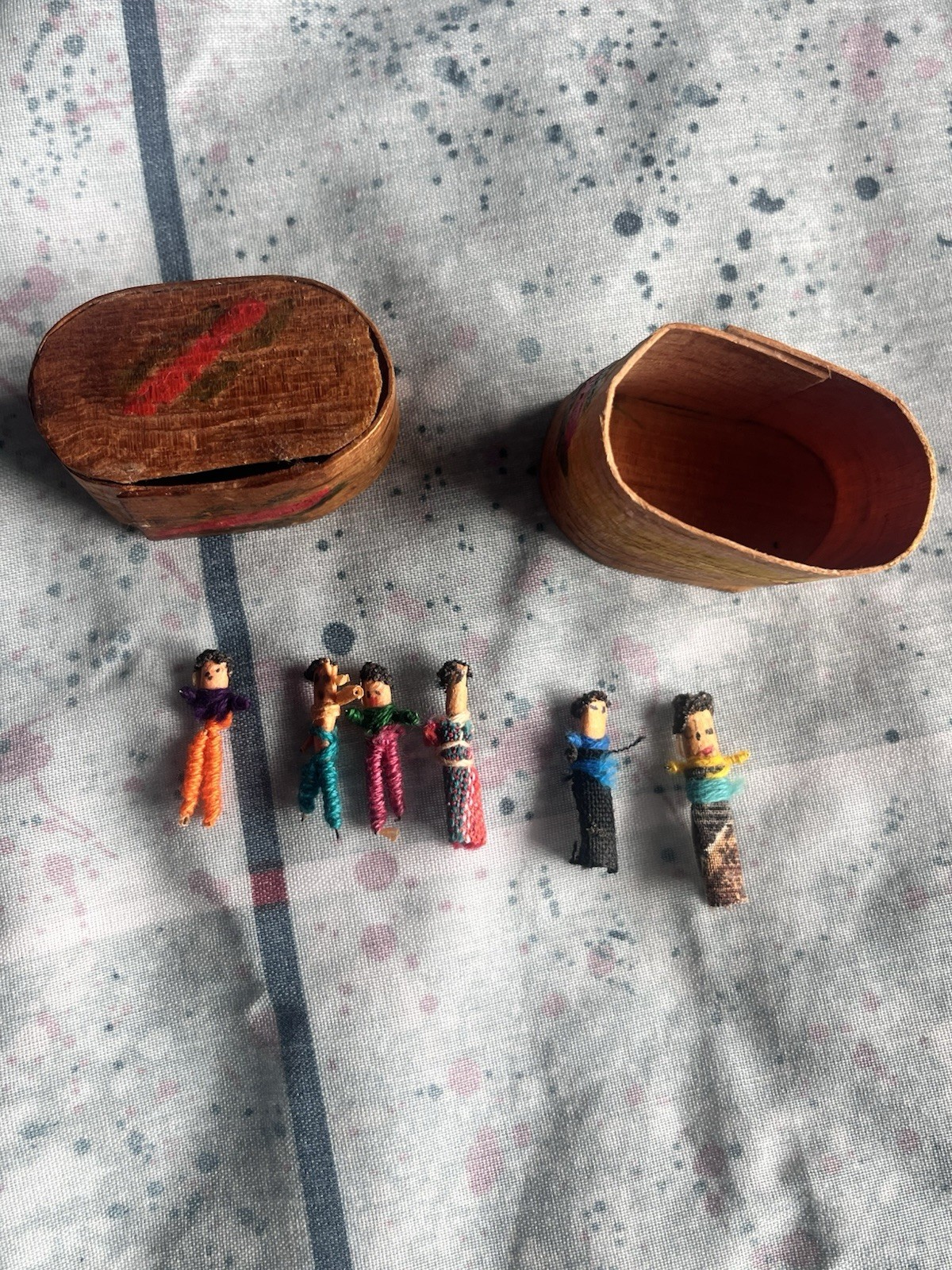 Vintage Guatemalan Worry Dolls Set 6 Tiny 1” Handmade Folk Art Wood Box