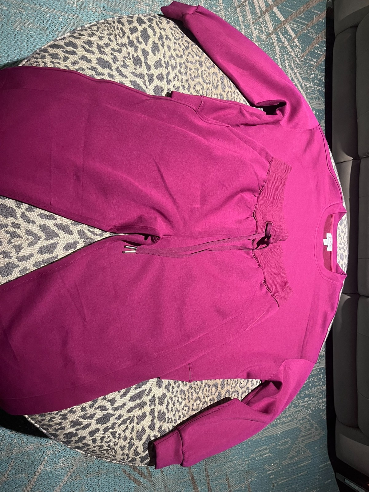 Moco Boutique Magenta Sweatshirt and Sweatpants Set Size Large (0495) Moco Boutique Magenta Sweatshirt and Sweatpants Set Size Large (0495)