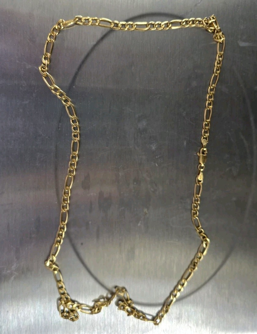14k Yellow Gold Figaro Chain Necklace, Lobster Clasp, Marked 14k Signed 2.5 gms 14k Yellow Gold Figaro Chain Necklace, Lobster Clasp, Marked 14k Signed 2.5 gms