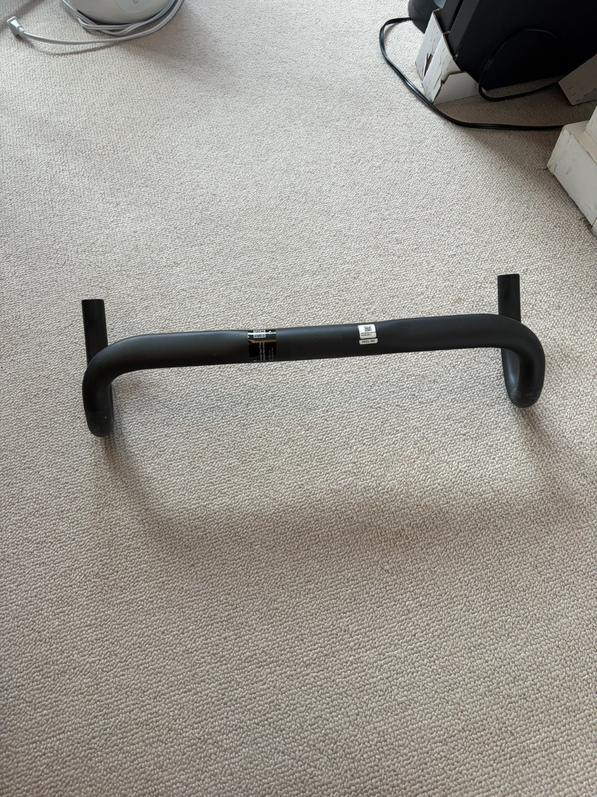 New Takeoff - Roval Terra 42cm 31.8mm Carbon Drop Bar Handlebar - Never used New Takeoff - Roval Terra 42cm 31.8mm Carbon Drop Bar Handlebar - Never used