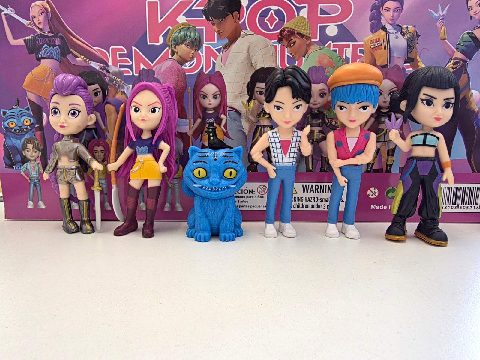 Brand New K-Pop Demon Hunters 6-Piece Doll Figure Set - Mint in Box