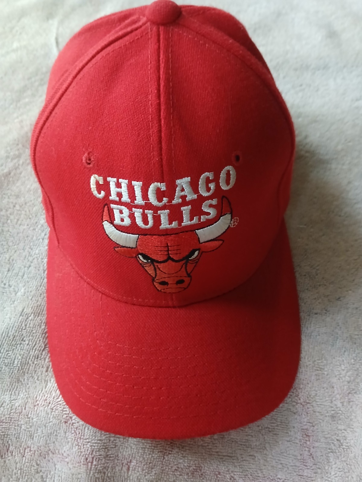 Vintage 90s NBA Chicago Bulls Starter Wool Polyester Stretchfit Red Hat Vintage 90s NBA Chicago Bulls Starter Wool Polyester Stretchfit Red Hat