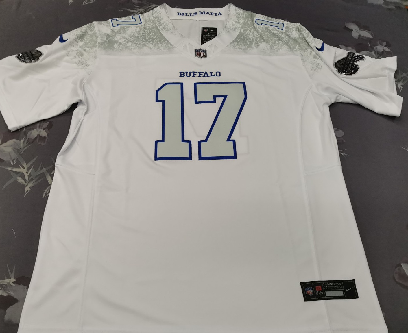 Josh Allen #17 Bills FUSE 2025 Rivalries White Sewn Stitched Jersey.