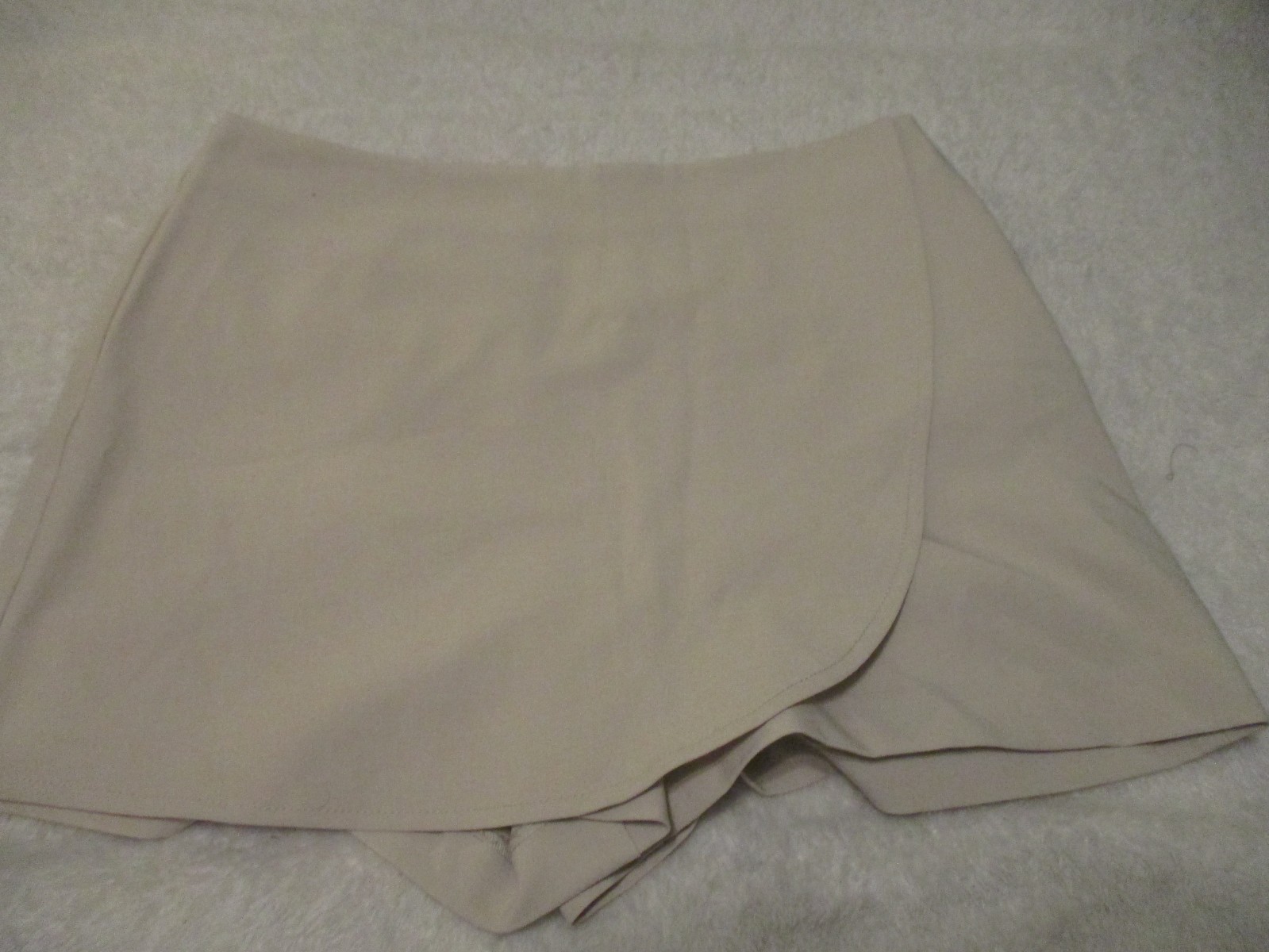 NWT NA-KD Overlap Skort Sand Beige EU 36 NWT NA-KD Overlap Skort Sand Beige EU 36
