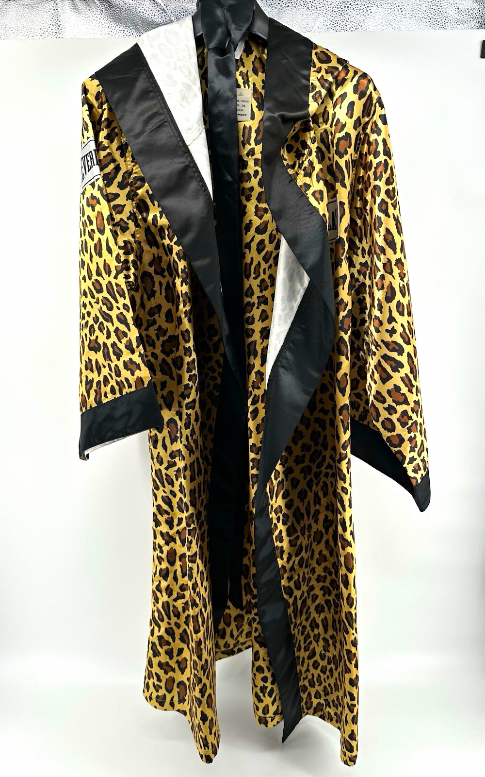 Everlast Supreme Boxing Robe Hooded w/ Belt Size L Leopard/Black Unisex Everlast Supreme Boxing Robe Hooded w/ Belt Size L Leopard/Black Unisex