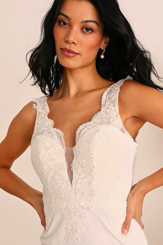 Lulus White Lace Beaded Sleeveless V-Neck Column Sheath Train Dress 4 +Bag