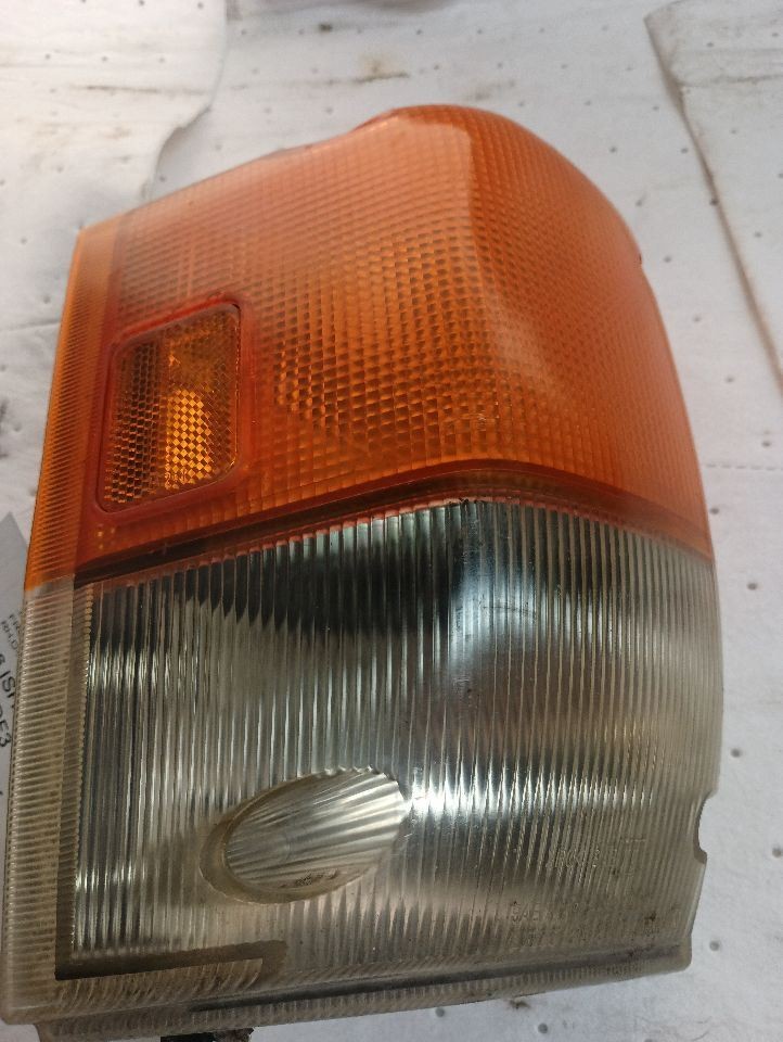 1999 Isuzu NQR Right Passenger Corner/Park Light  (12302177
