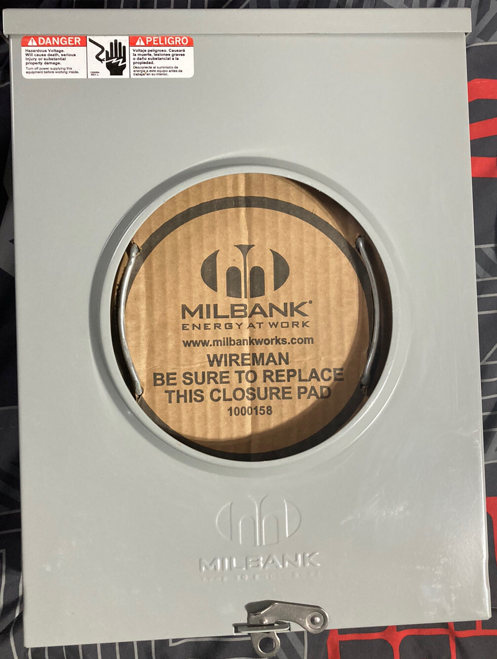 ⚡️ Milbank 4 Terminal Triplex Ground Ringless Meter Socket 1000158 S7040-XL-TG