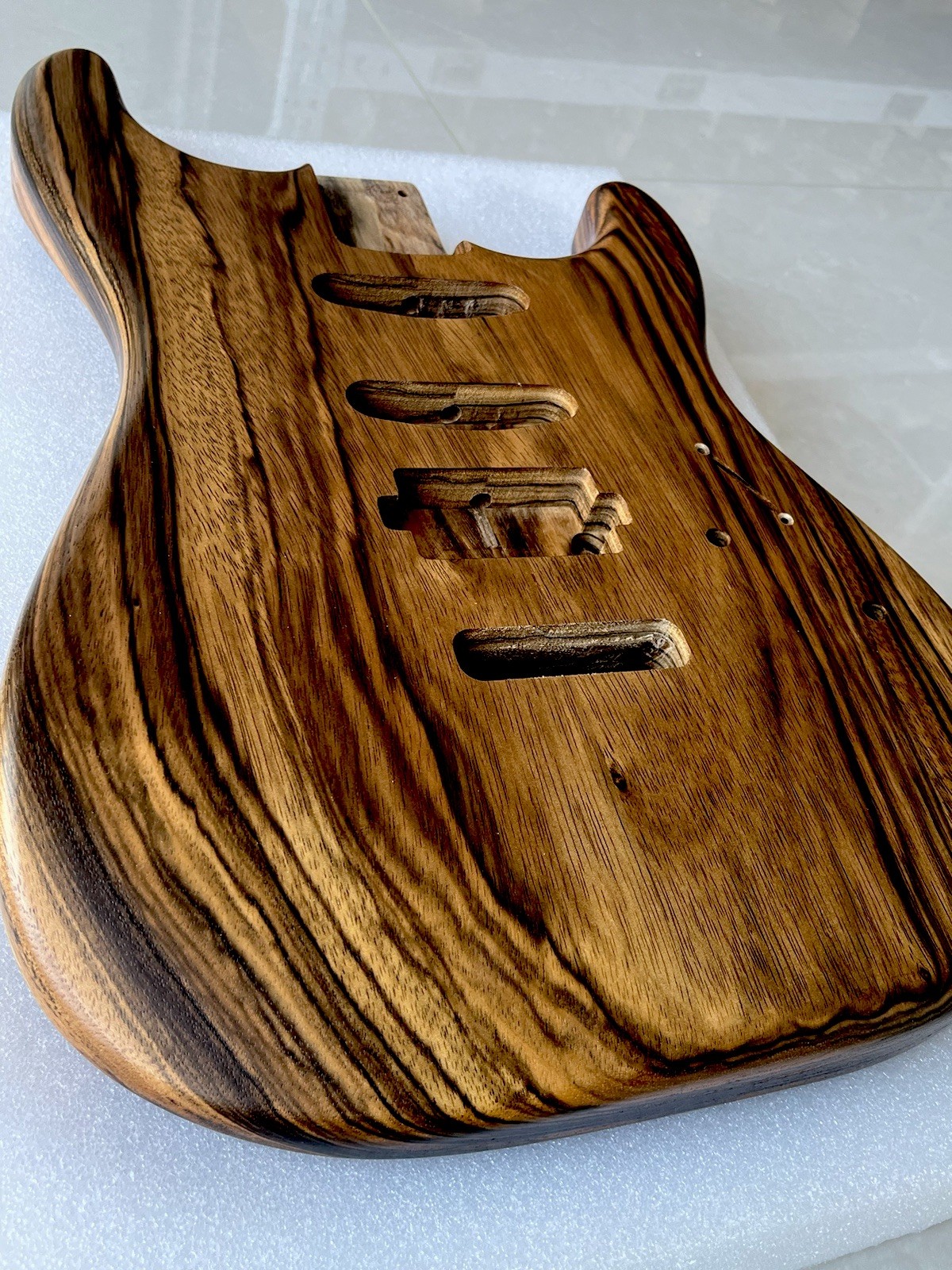 AAAAA Brand new 22frets One-Piece Solid Korina Electric Guitar Body