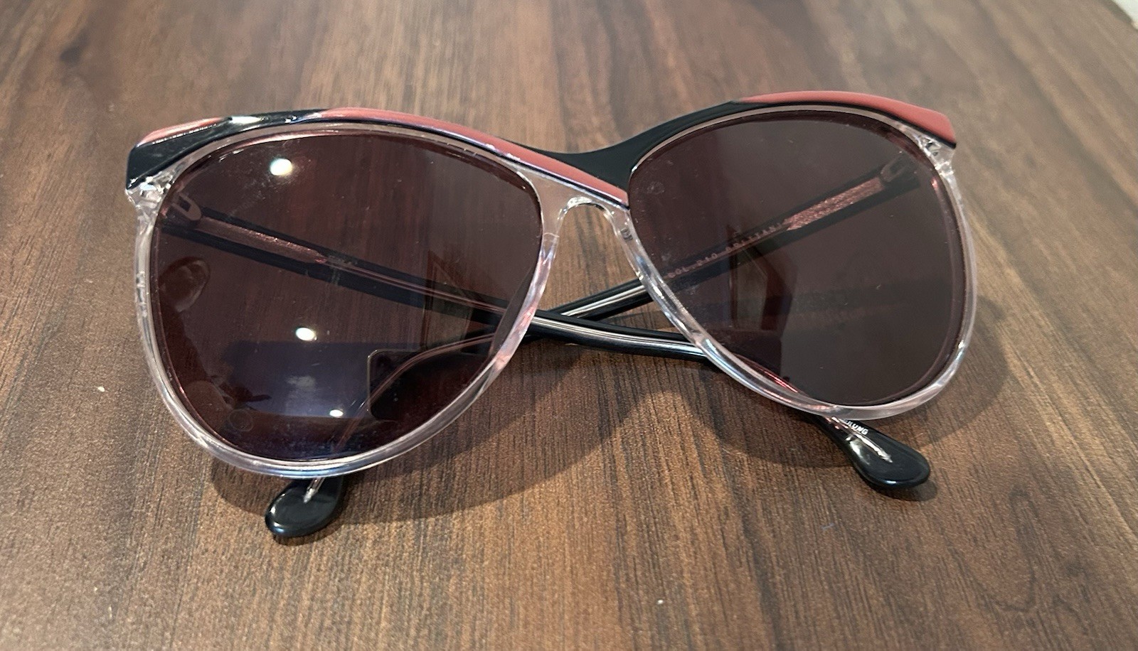 Women\'s Vintage Sunglasses 1970s-1980s Pink and Black Frame