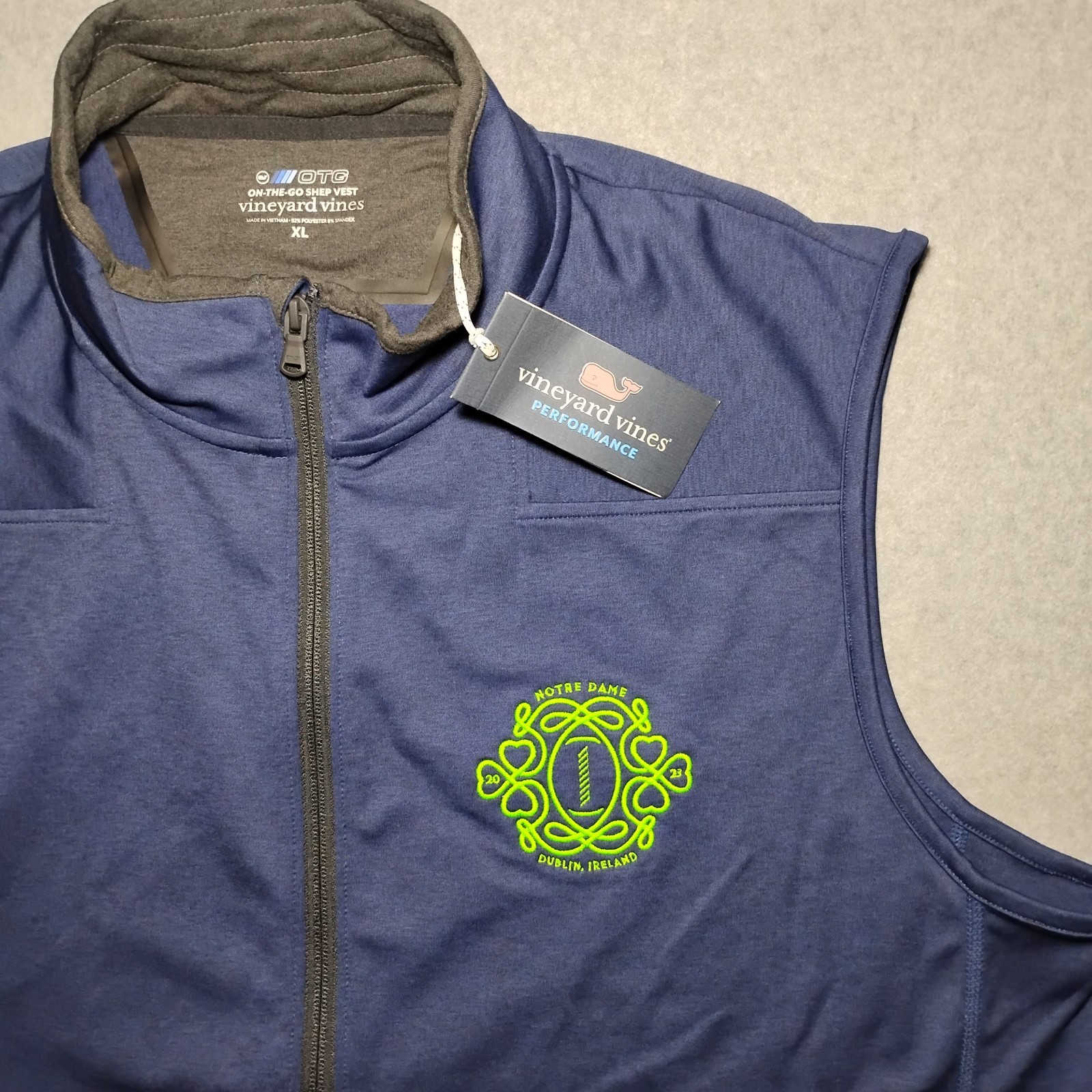 NOTRE DAME FOOTBALL TEAM ISSUED Vineyard Vines On the Go Vest XL DUBLIN IRELAND 