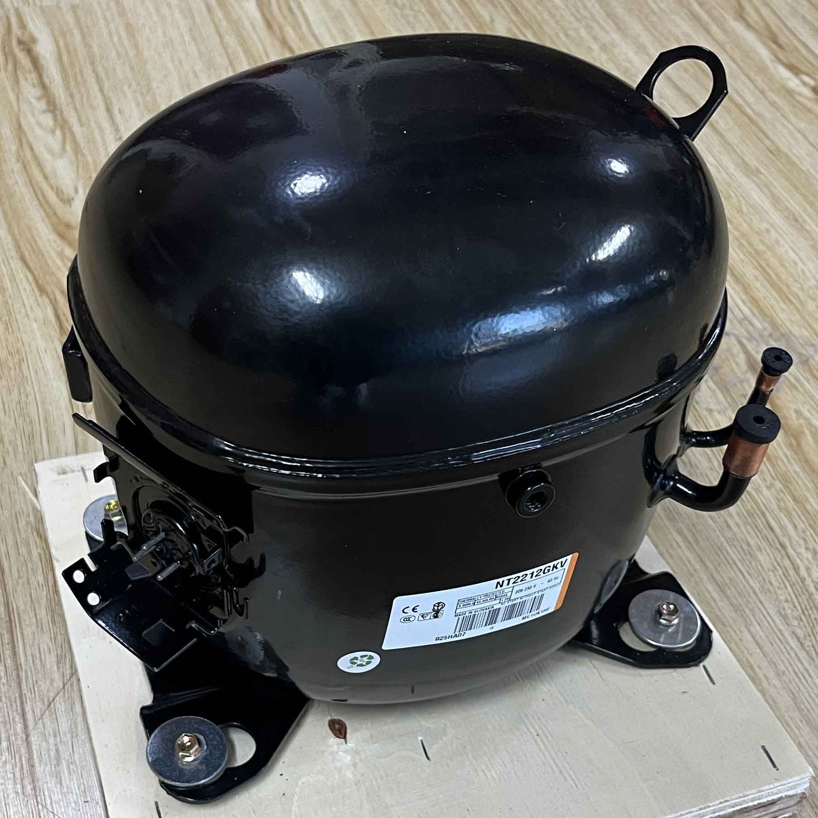 1-1/2 HP Embraco NT2212GKV Low Temp Compressor RFT42C1E-PFV-382