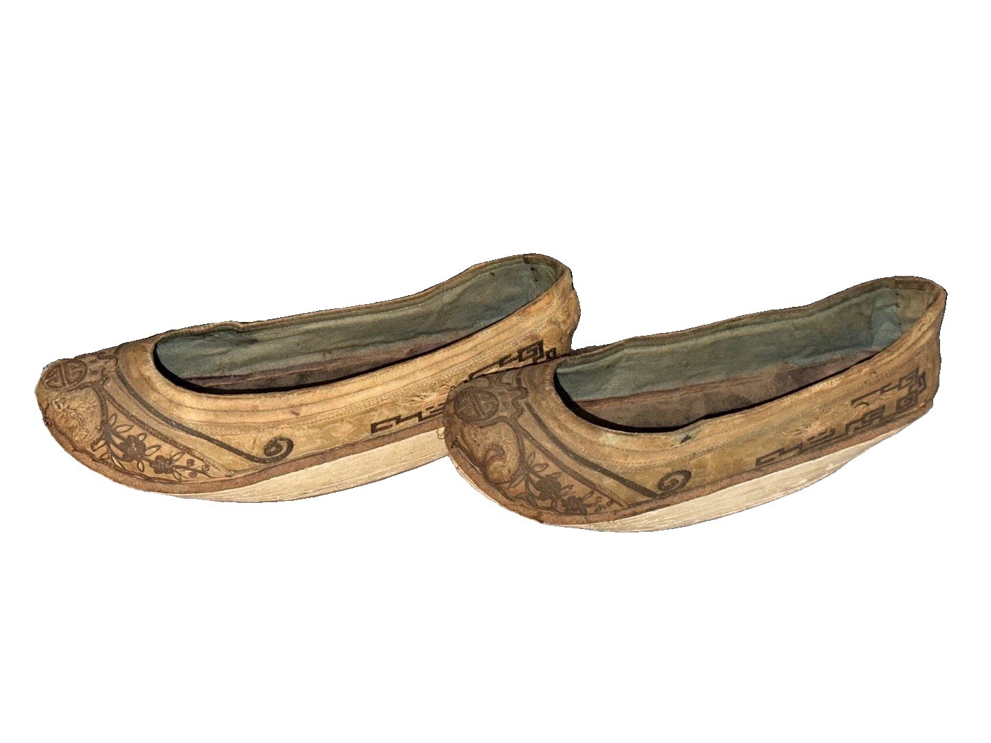 Antique Chinese Han Embroidered Platform Shoes 7.5\