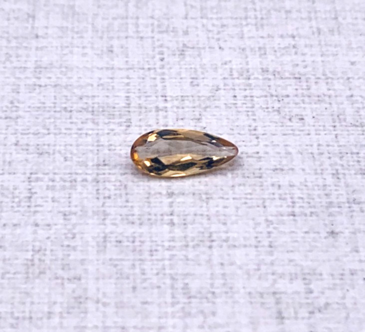 Imperial Topaz 0.86 Ct. Clarity VVS Faceted Pear Cut Natural Gold Brazil I213