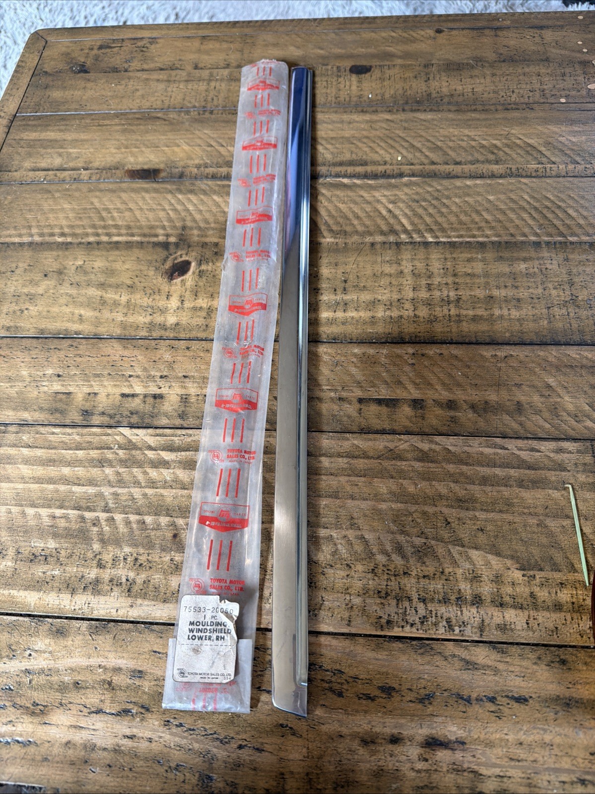 NOS OEM Toyota 75533-20050 RH Lower Windshield Trim Molding 1977-81 Celica New