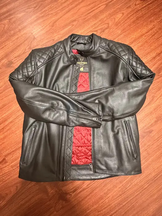 TRIUMPH Braddan Perforated Leather Motorcycle Jacket Quilt panels LARGE TRIUMPH Braddan Perforated Leather Motorcycle Jacket Quilt panels LARGE