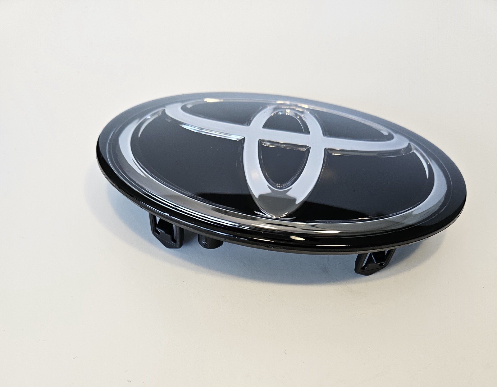 TOYOTA Corolla 2020-2025 Front Grille Emblem Radar 90975-02124 C2028 TOYOTA Corolla 2020-2025 Front Grille Emblem Radar 90975-02124 C2028