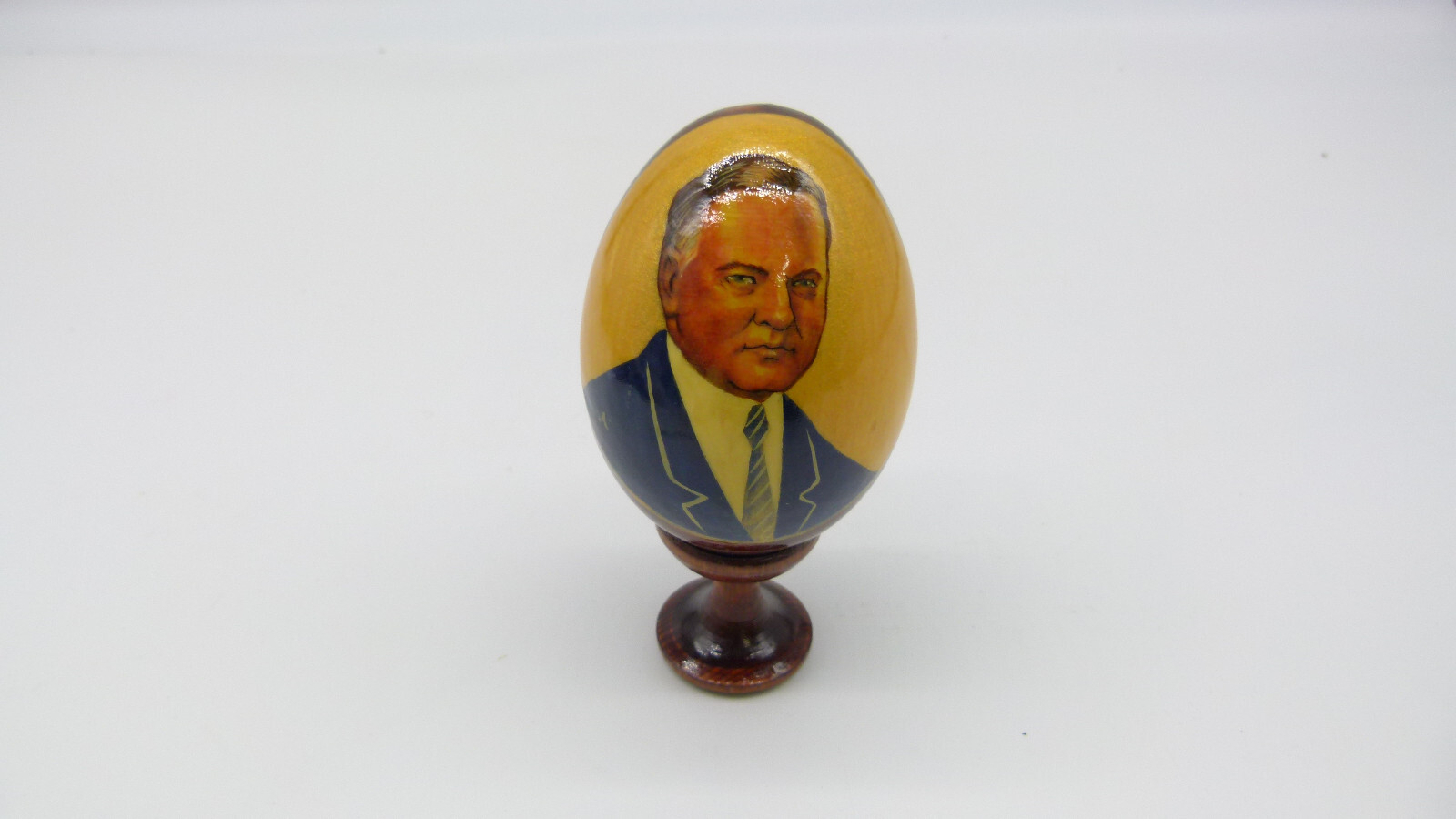 31th President US Herbert Hoover 1929-1933 - Hand Painted Wooden Egg on Stand