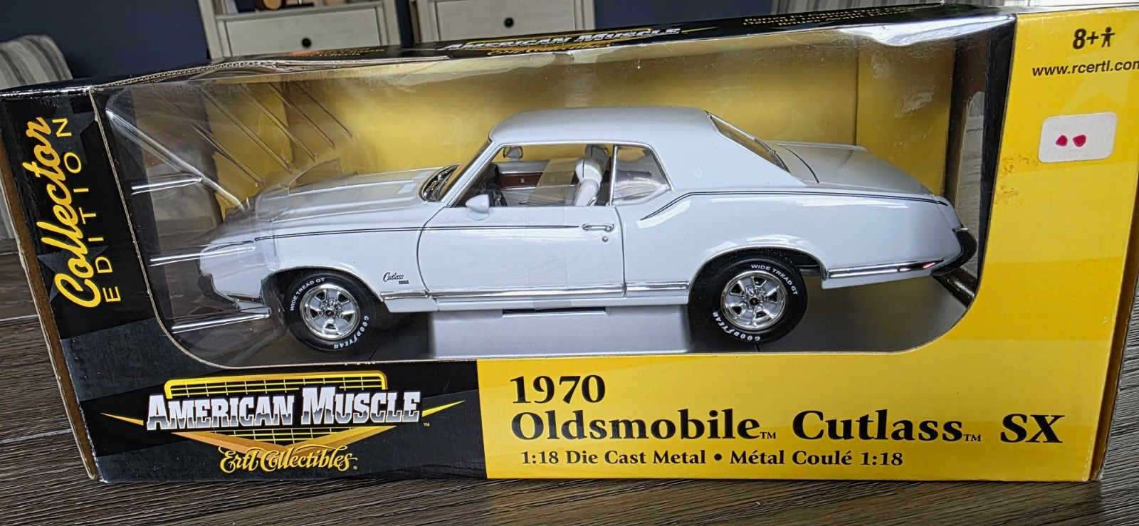 1/18 Ertl American Muscle  1970 Cutlass SX 455 White