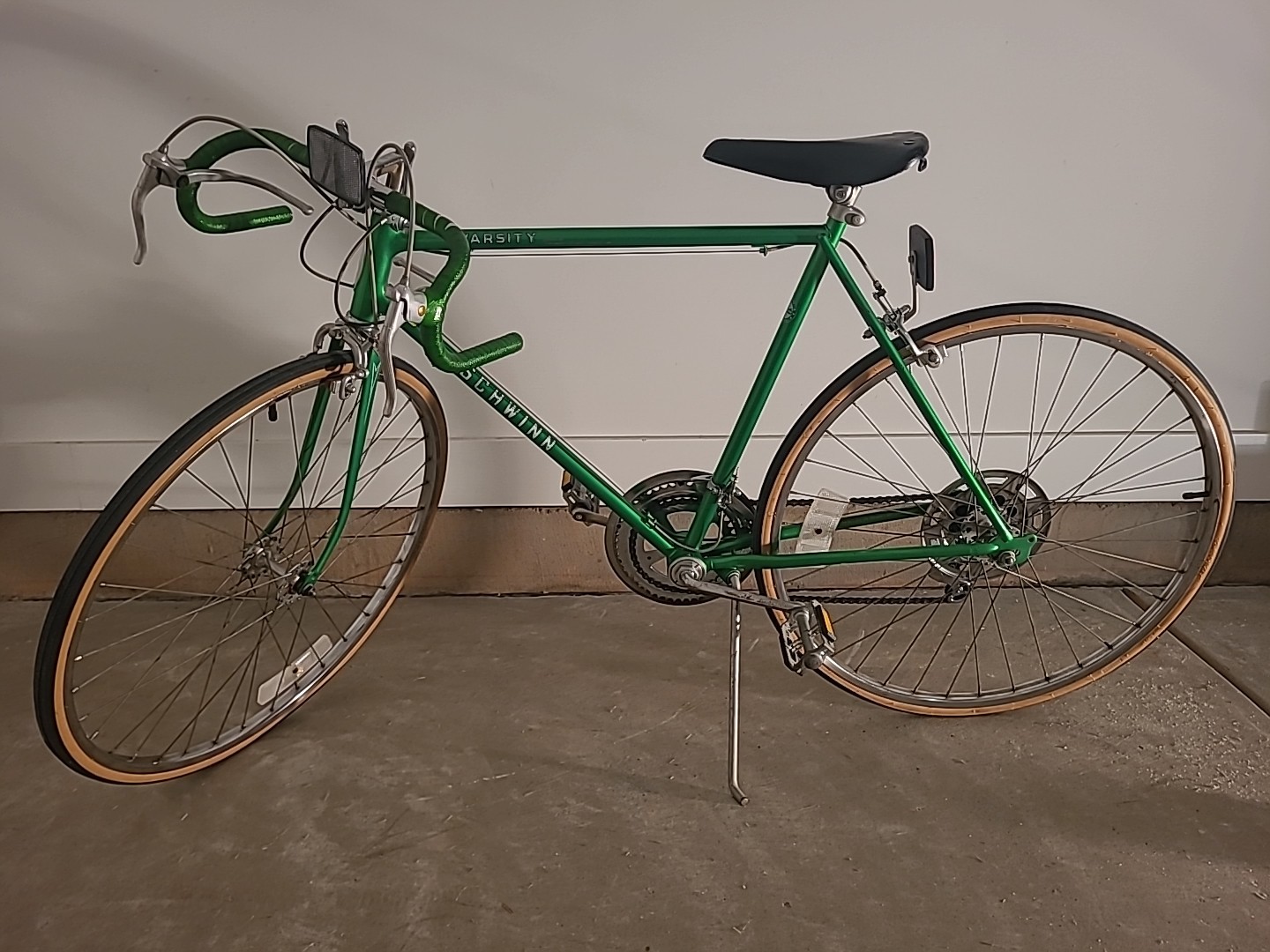VINTAGE 1976 SCHWINN VARSITY 10-Speed Bicycle Green 22\