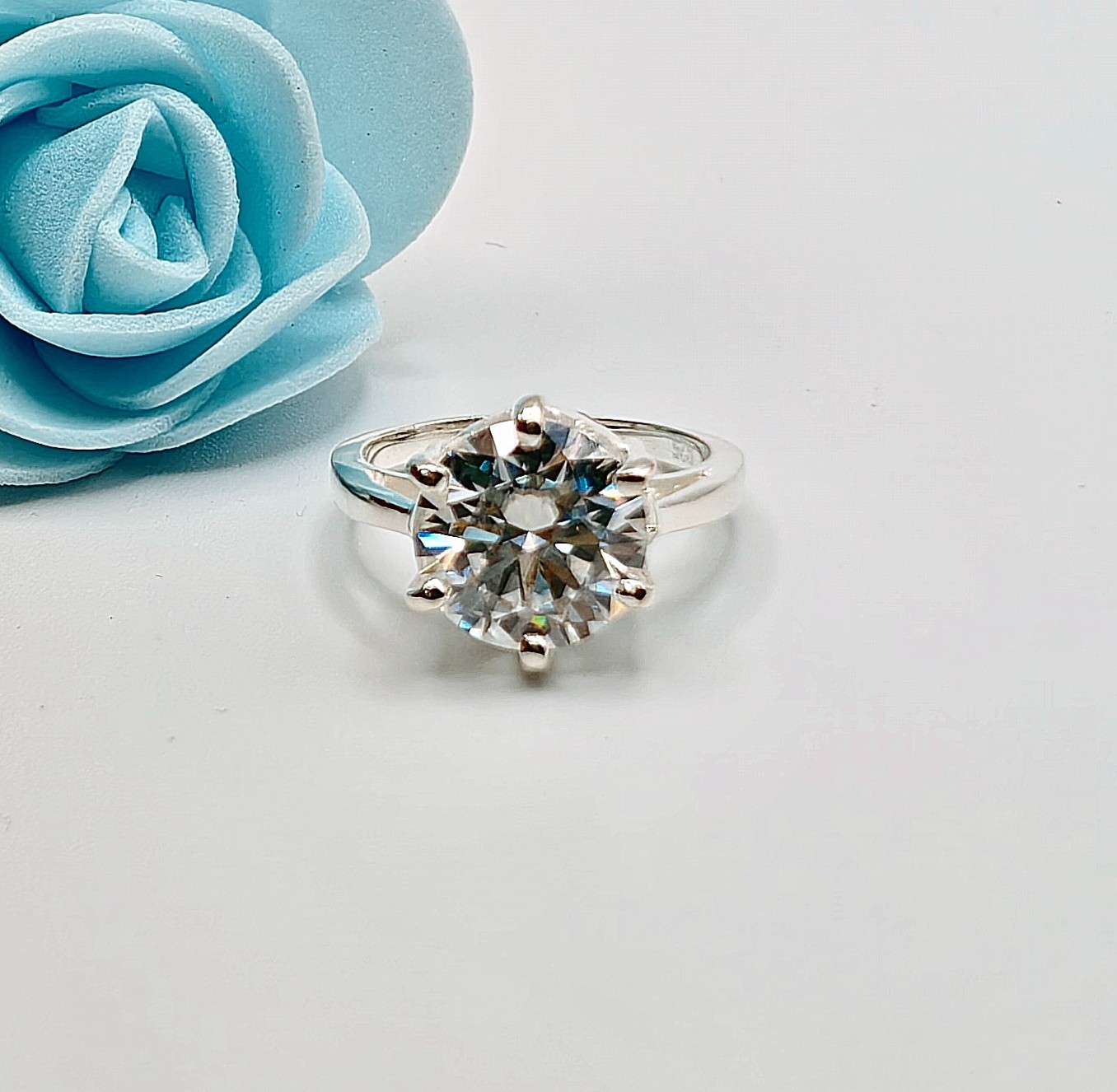 Certified 4.10 Ct \