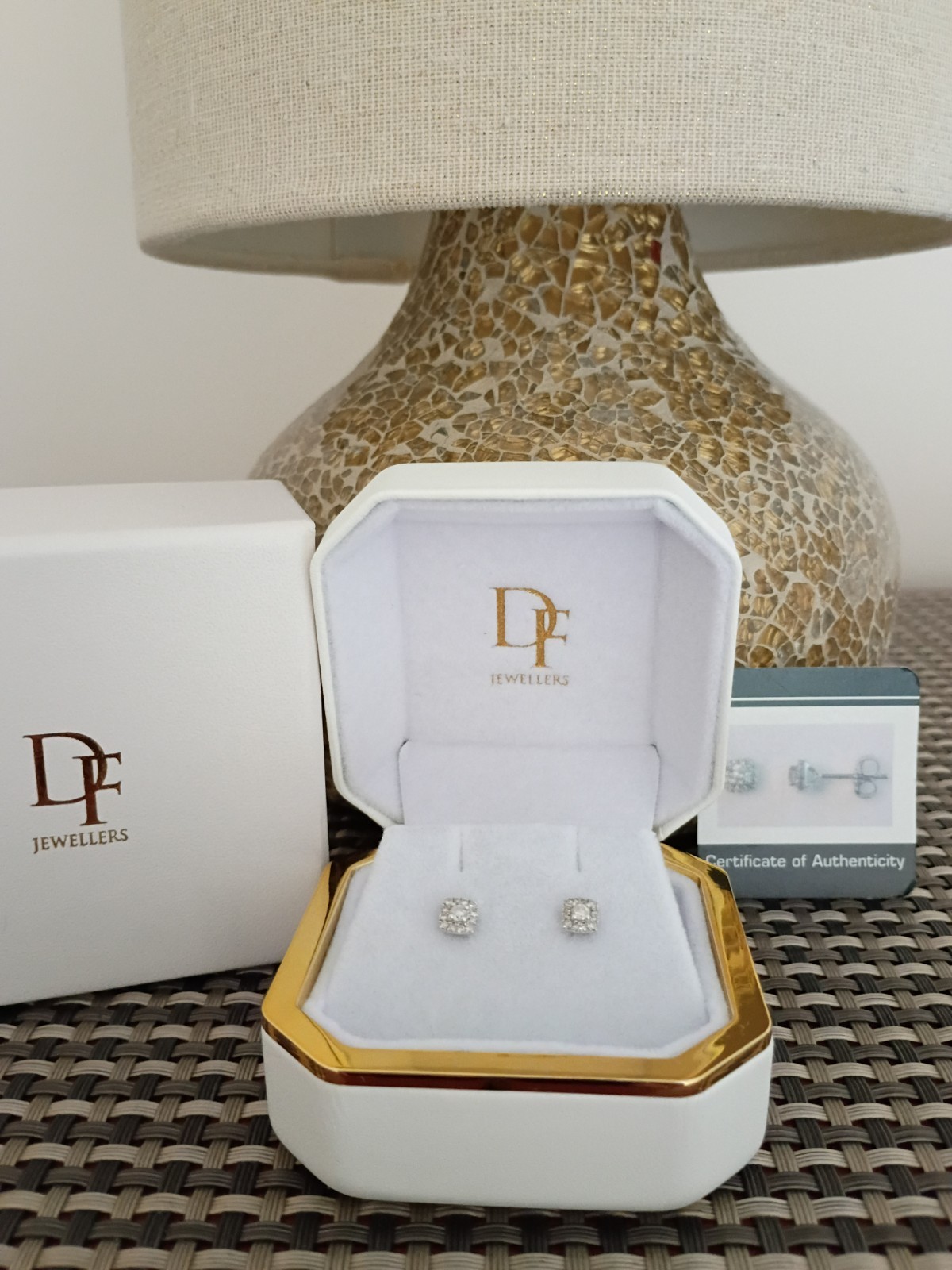 Beautiful Diamond Earrings 14k White Gold .25cttw Beautiful Diamond Earrings 14k White Gold .25cttw
