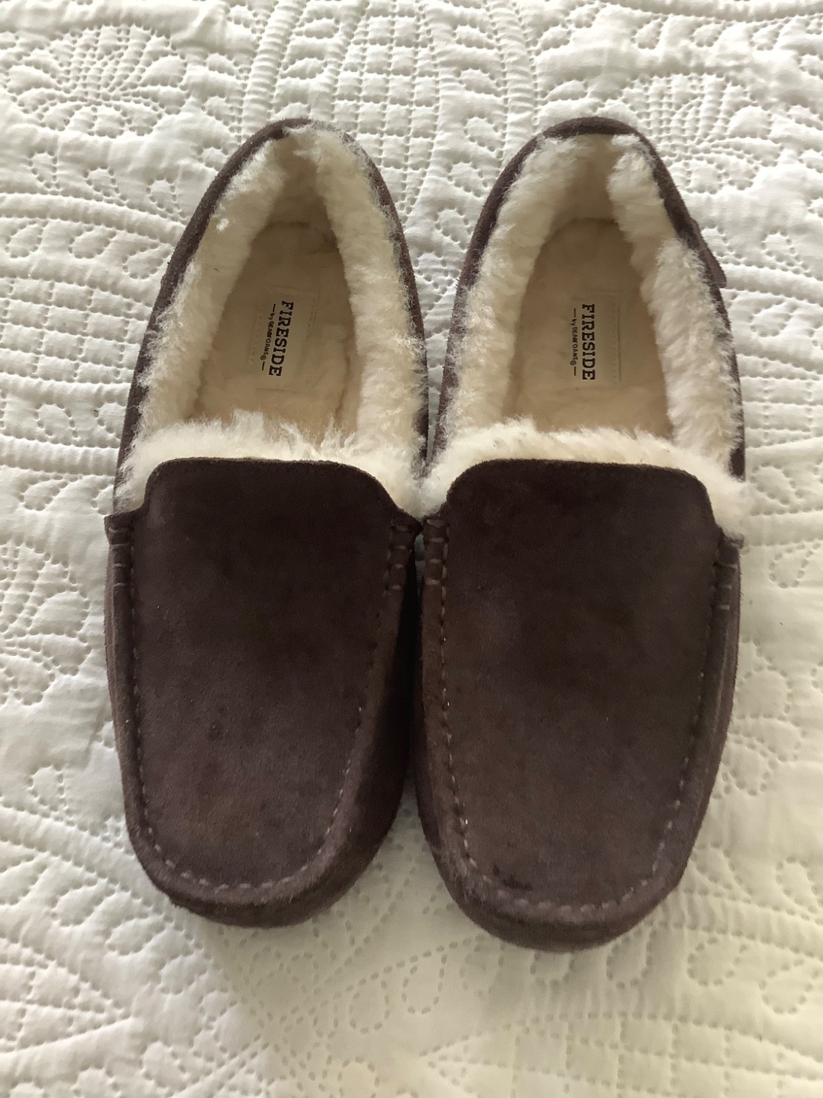 Fireside By Dearfoams  Men\'s Size 11, Shearling Moccasin Slipper Dark Brown