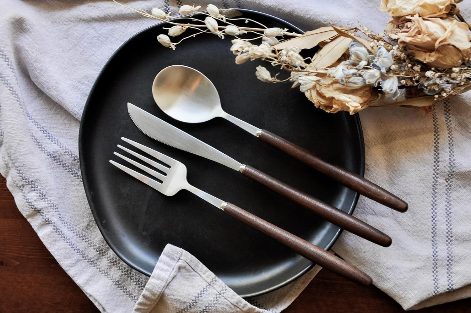 Lightweight Stainless Steel Flatware Set with Walnut (4 Sets, Plain) Lightweight Stainless Steel Flatware Set with Walnut (4 Sets, Plain)