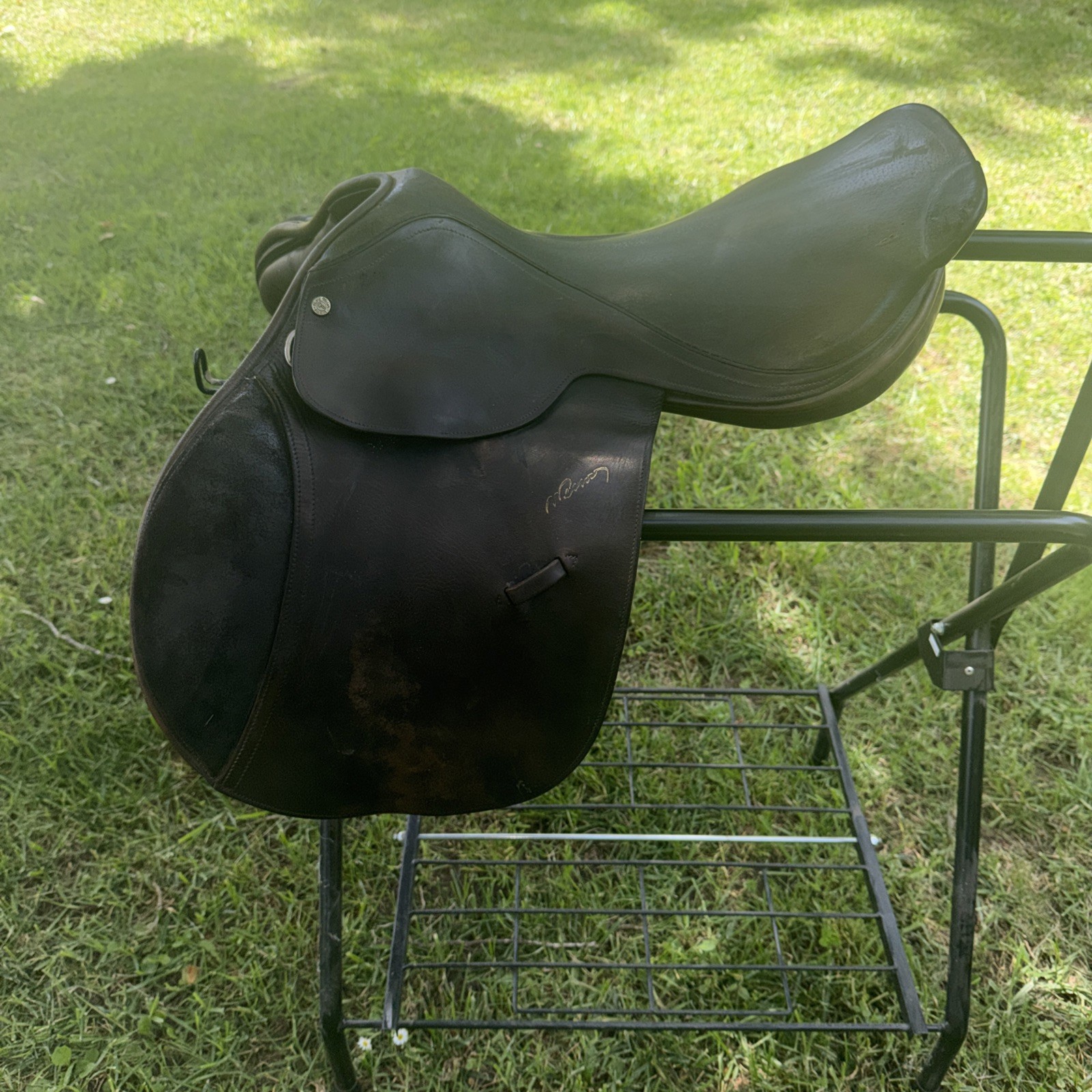 Nelson Pessoa Paris - Close Contact English Saddle - Size 18 inch 
