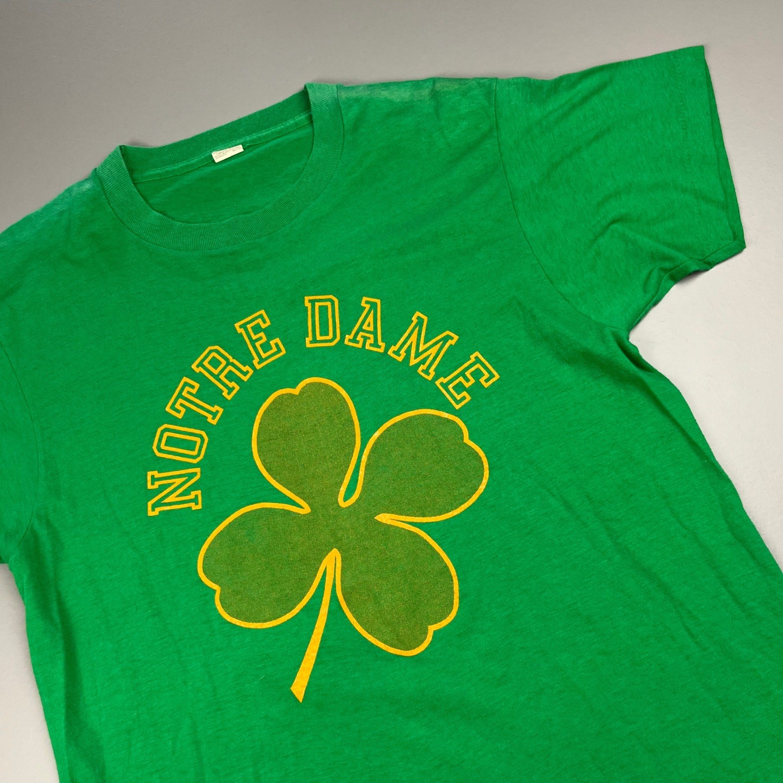 Vintage Notre Dame T-Shirt Mens Large Green Shamrock Single Stitch USA Made 80s