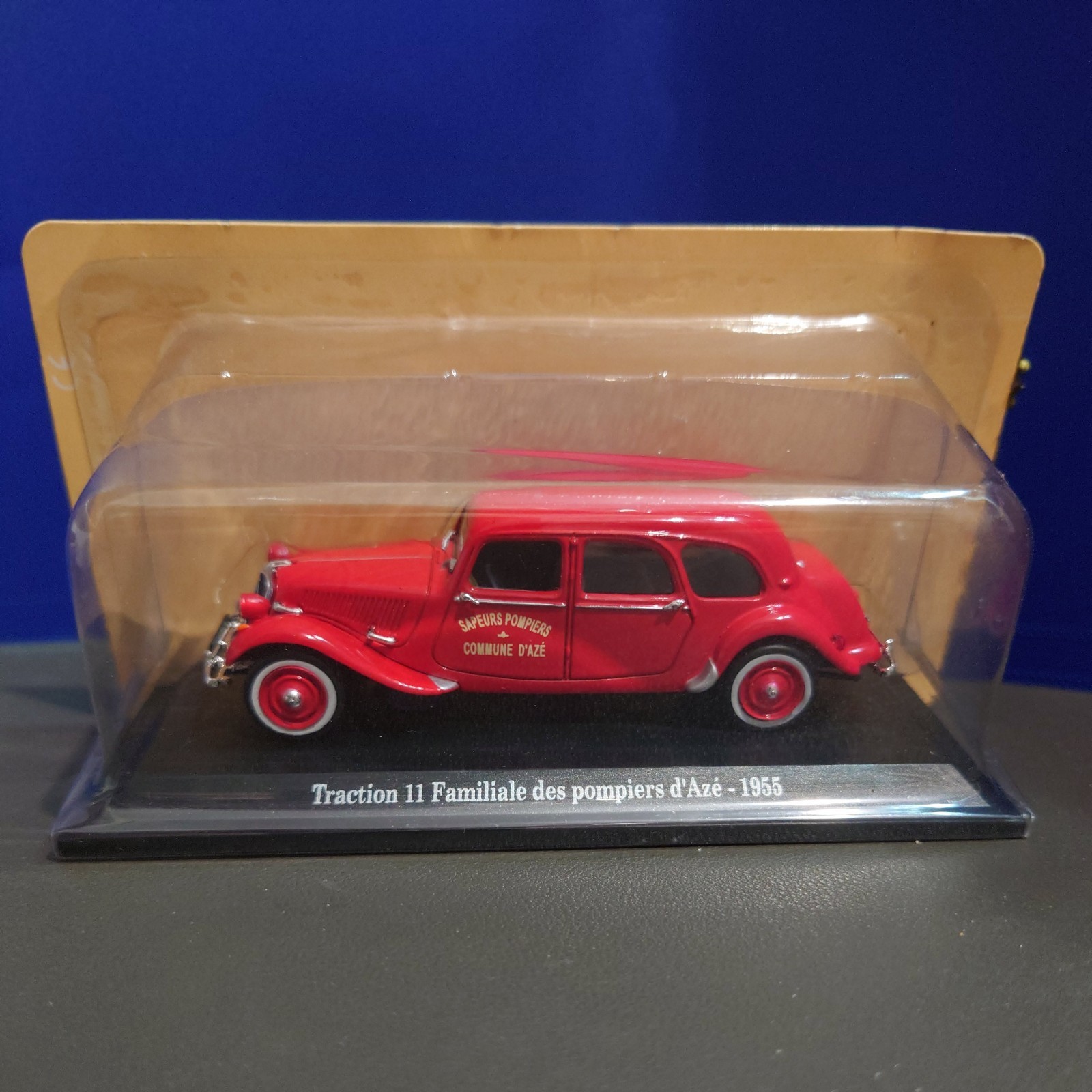Atlas 1955 Citroen Traction 11 Diecast 1:43 Scale Model Familiale Des Pompiers Atlas 1955 Citroen Traction 11 Diecast 1:43 Scale Model Familiale Des Pompiers