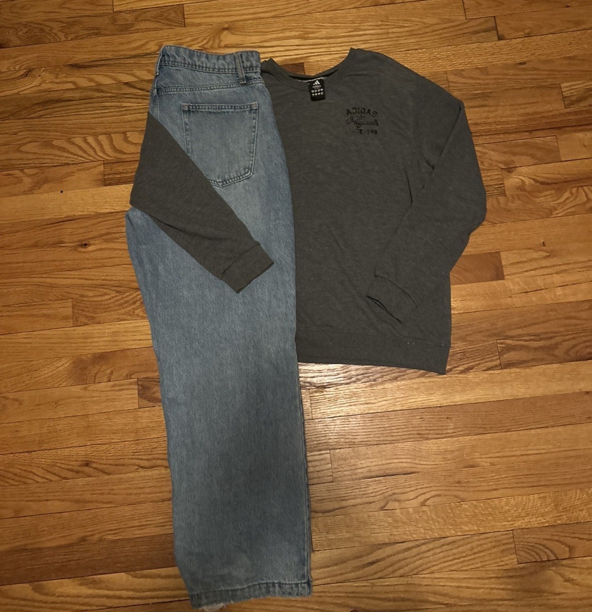 Vintage Gray adidas crewneck Vintage Gray adidas crewneck