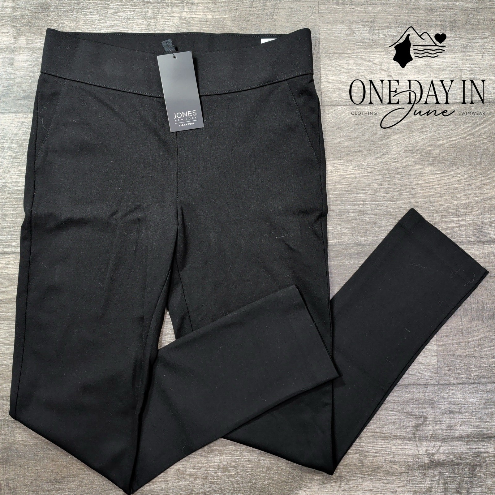 Jones New York Signature Pull On Straight Leg Pants Black NWT Size M